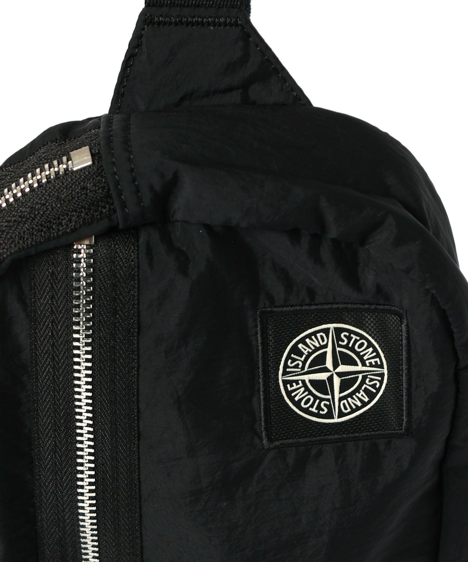 STONE ISLAND(ストーンアイランド)】 ベルトバッグ ファスナーポケット