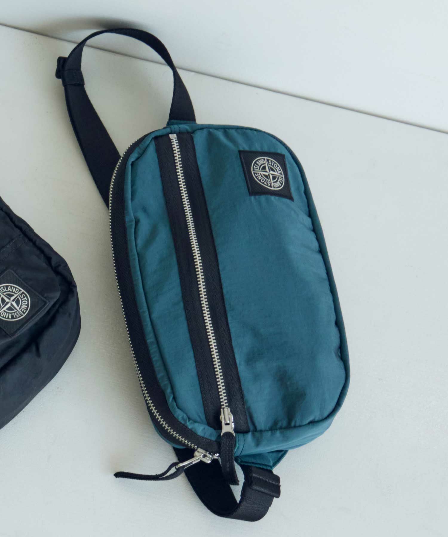 STONE ISLAND(ストーンアイランド)】 ベルトバッグ ファスナーポケット