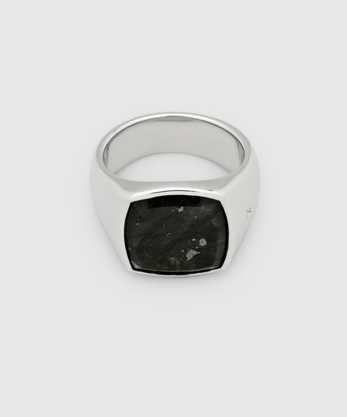 Cushion Black Larvikite リング