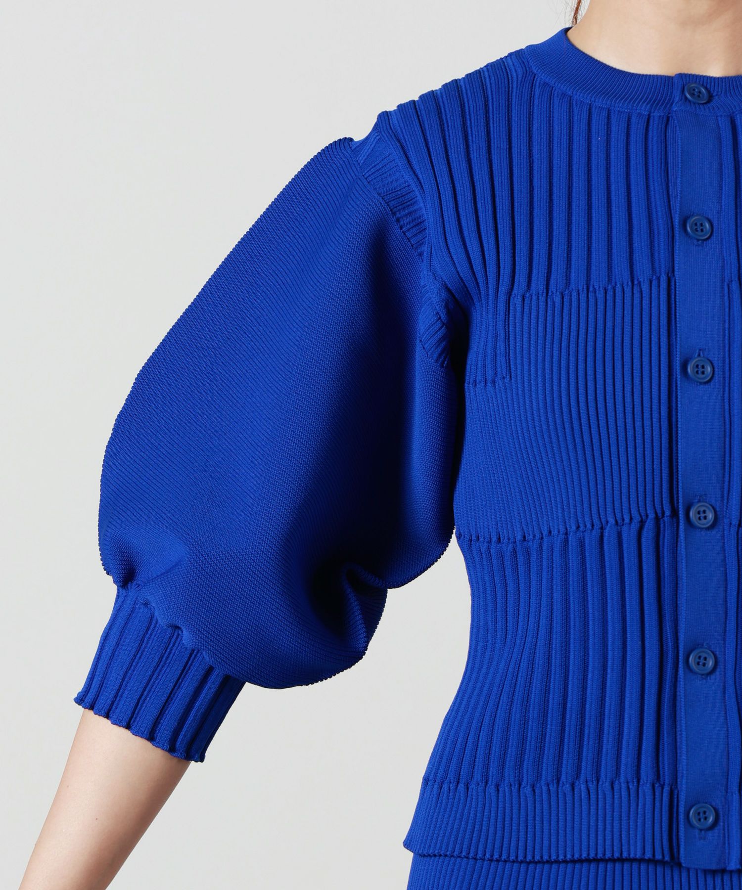 CFCL(シーエフシーエル)】 FLUTED SHORT PUFF SLEEVE CARDIGAN