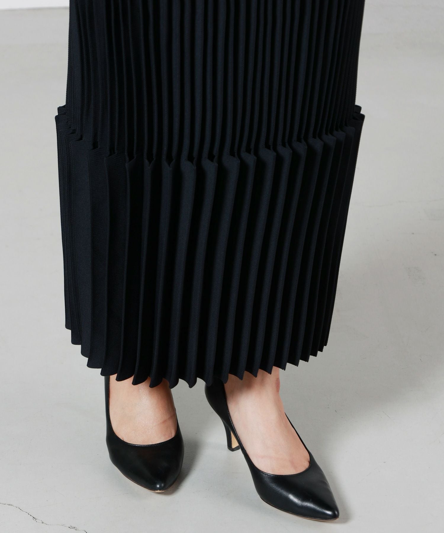 【美品】CFCL FACADE SKIRT BLACK 2021aw CFCL POTTERY CREASE SKIRT – Maison ma Manière
