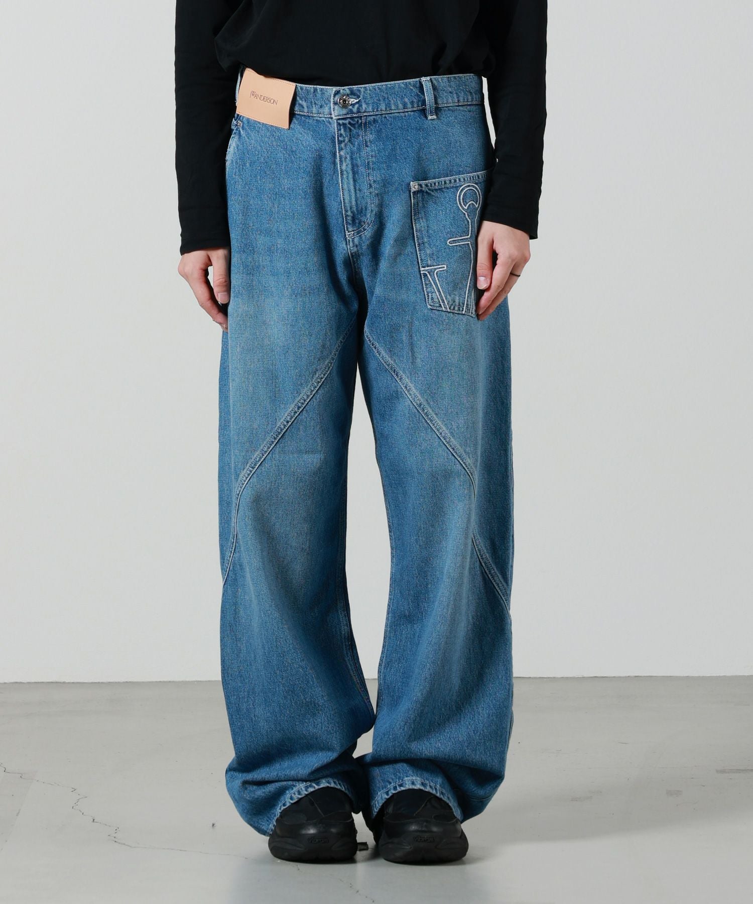 JW Anderson(ジェイダブリューアンダーソン)】 ツイステッドワーク
