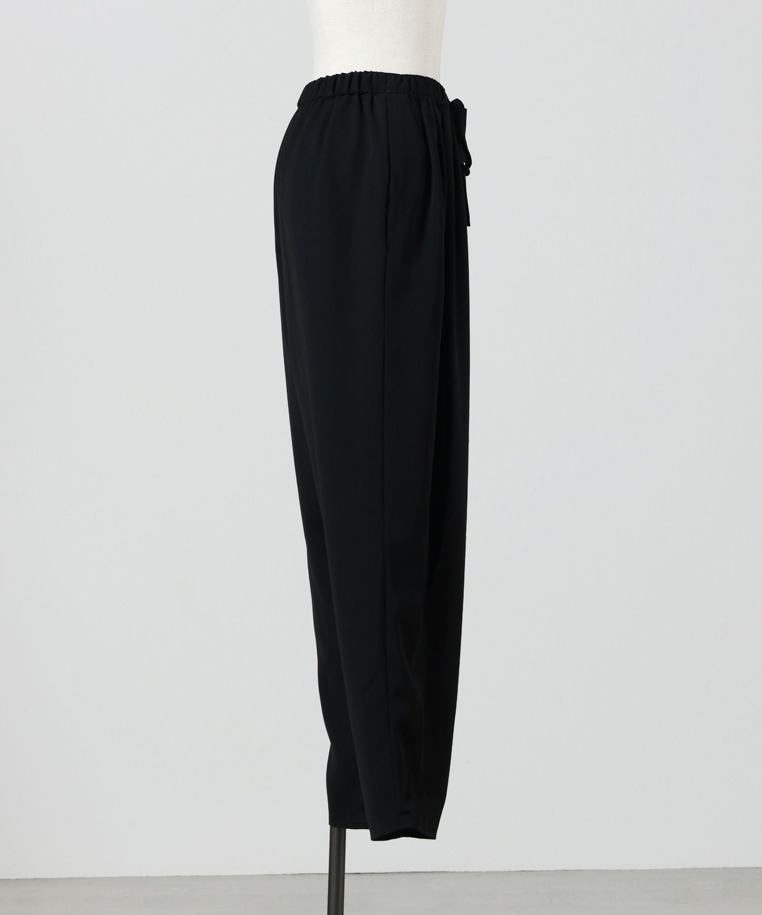 ENFOLD(エンフォルド)】 MANY-TUCK COCOON-PANTS｜PARIGOT ONLINE