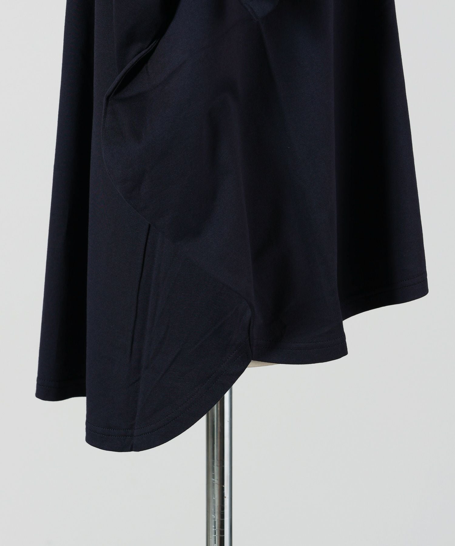 ENFOLD(エンフォルド)】 HALF-SLEEVES HEXAGON T-SHIRT｜PARIGOT