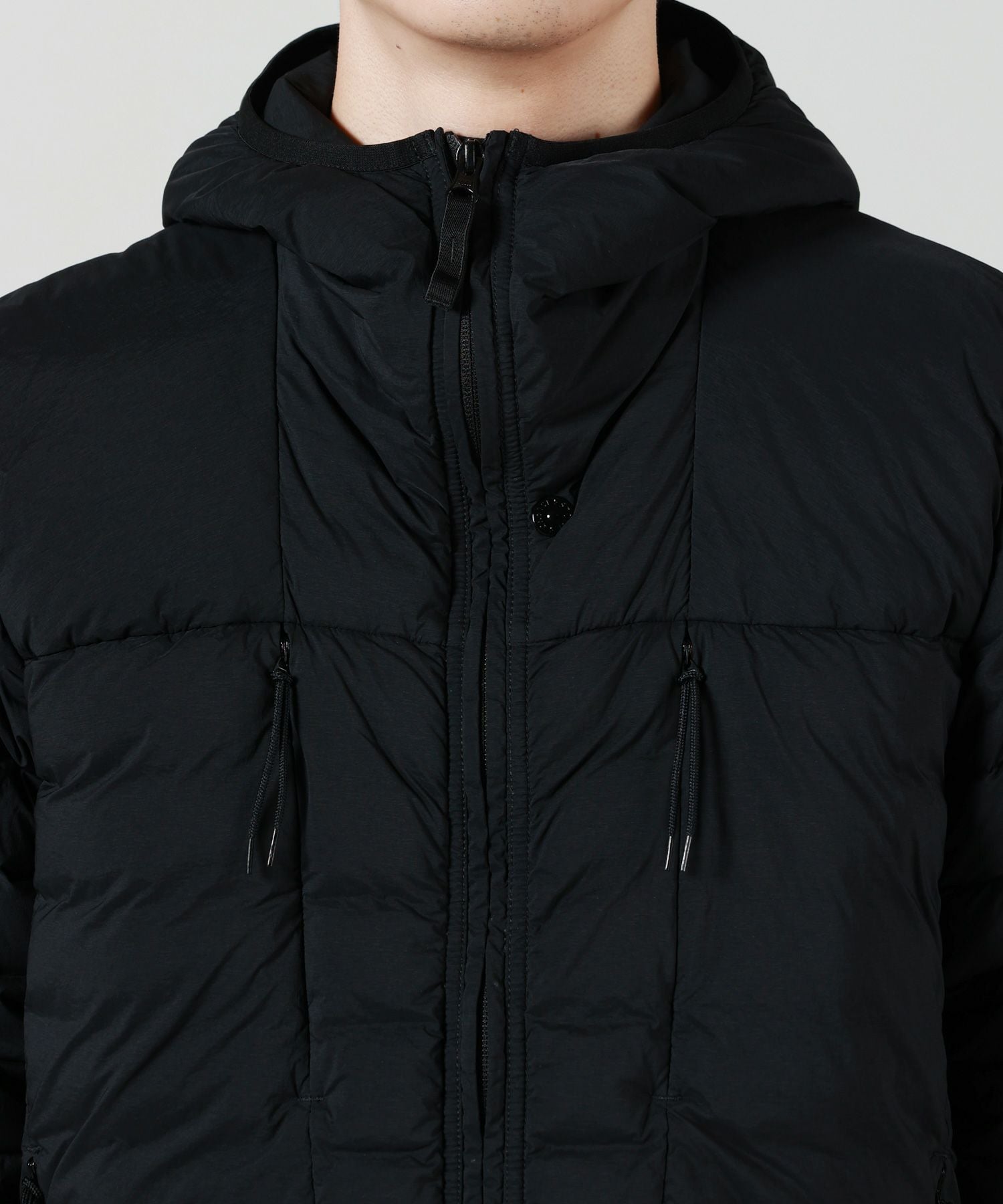 STONE ISLAND(ストーンアイランド)】 シームレス TUUNELフードダウン