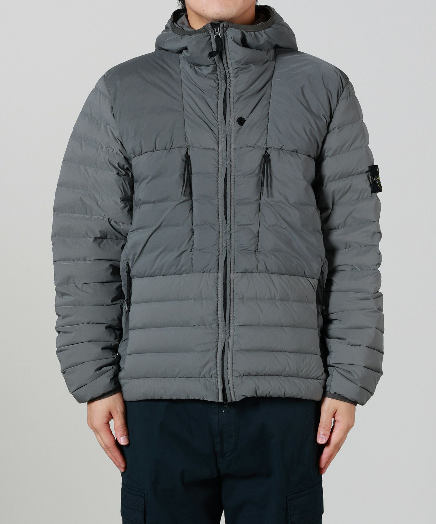 STONE ISLAND(ストーンアイランド)】 シームレス TUUNELフードダウン