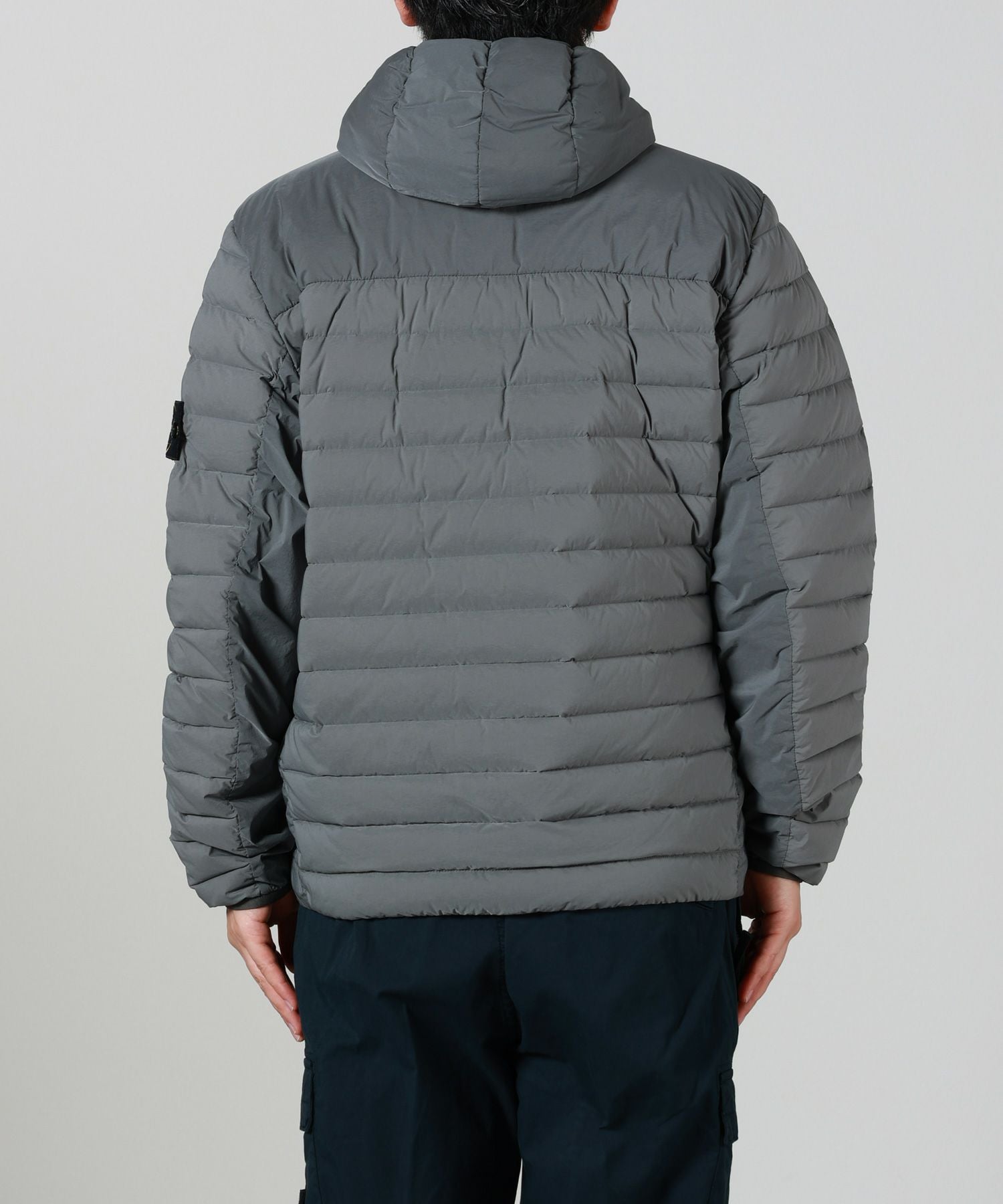 STONE ISLAND(ストーンアイランド)】 シームレス TUUNELフードダウン