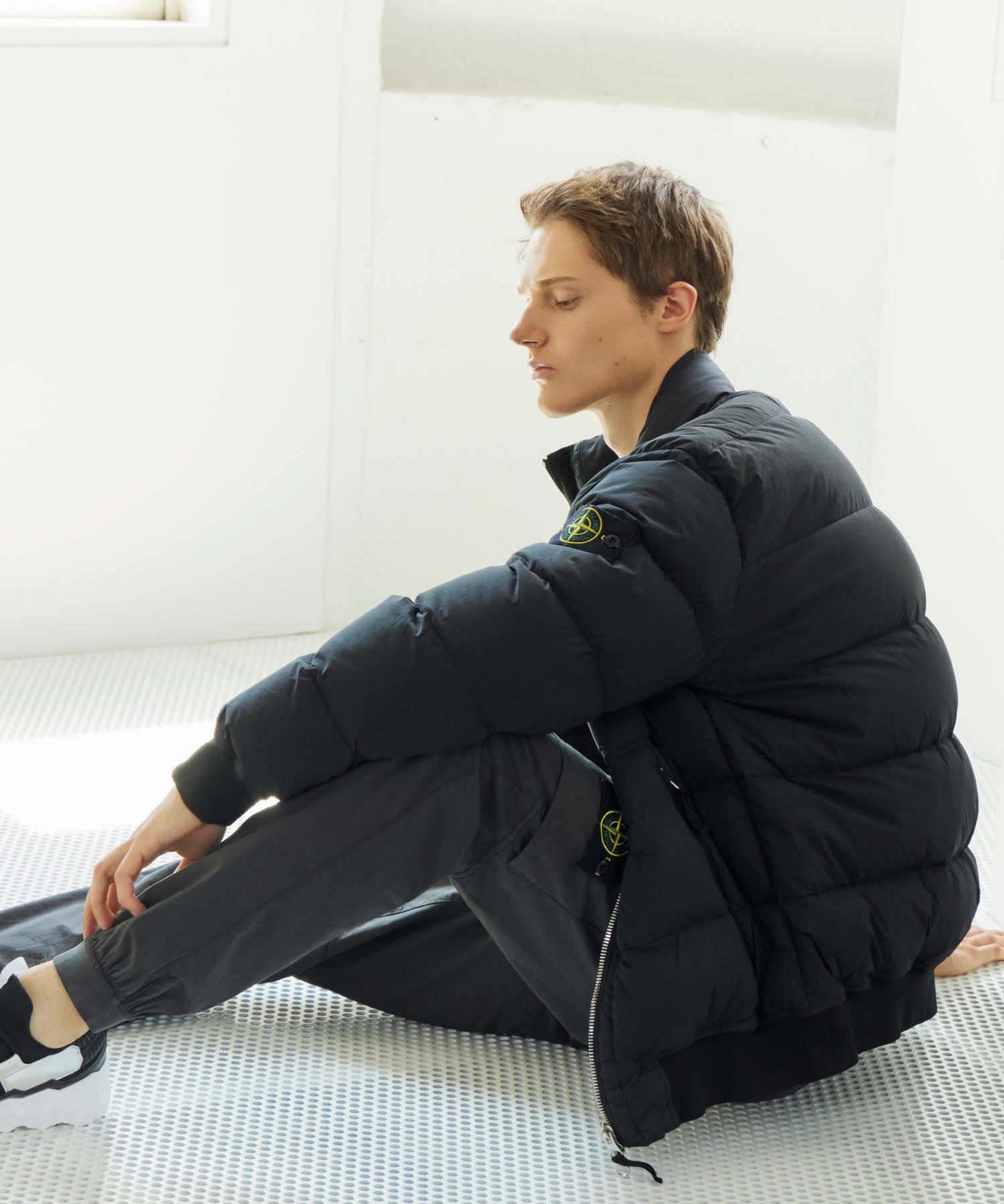 STONE ISLAND(ストーンアイランド)】 シームレス TUUNELボンバーダウン