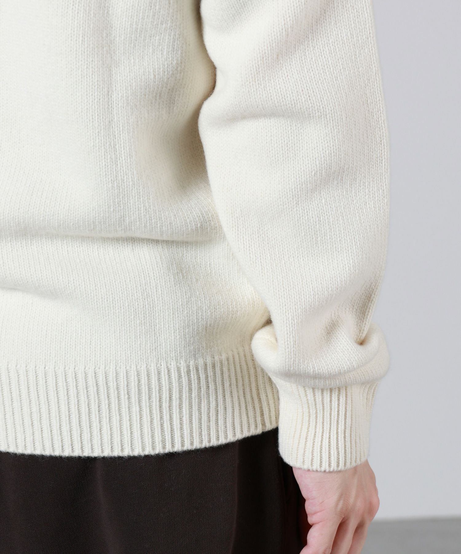 STONE ISLAND(ストーンアイランド)】 ボタン付きジャンパー フェルト