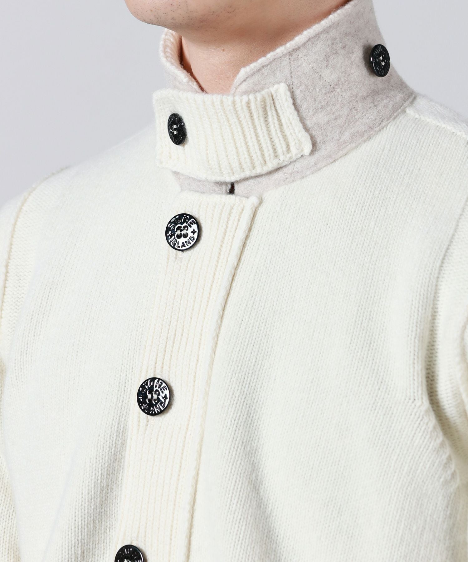 STONE ISLAND(ストーンアイランド)】 ボタン付きジャンパー フェルト