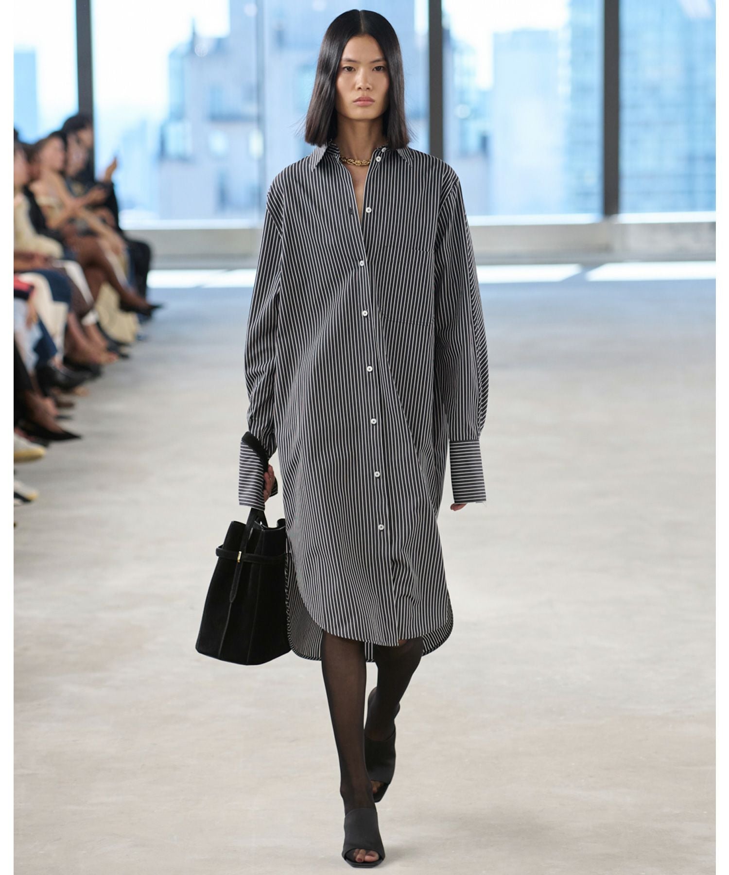 TOTEME(トーテム)】 Striped kimono-sleeve shirtdress｜PARIGOT