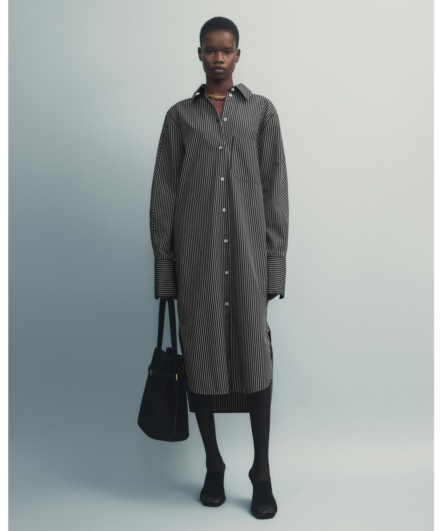 TOTEME(トーテム)】 Striped kimono-sleeve shirtdress｜PARIGOT