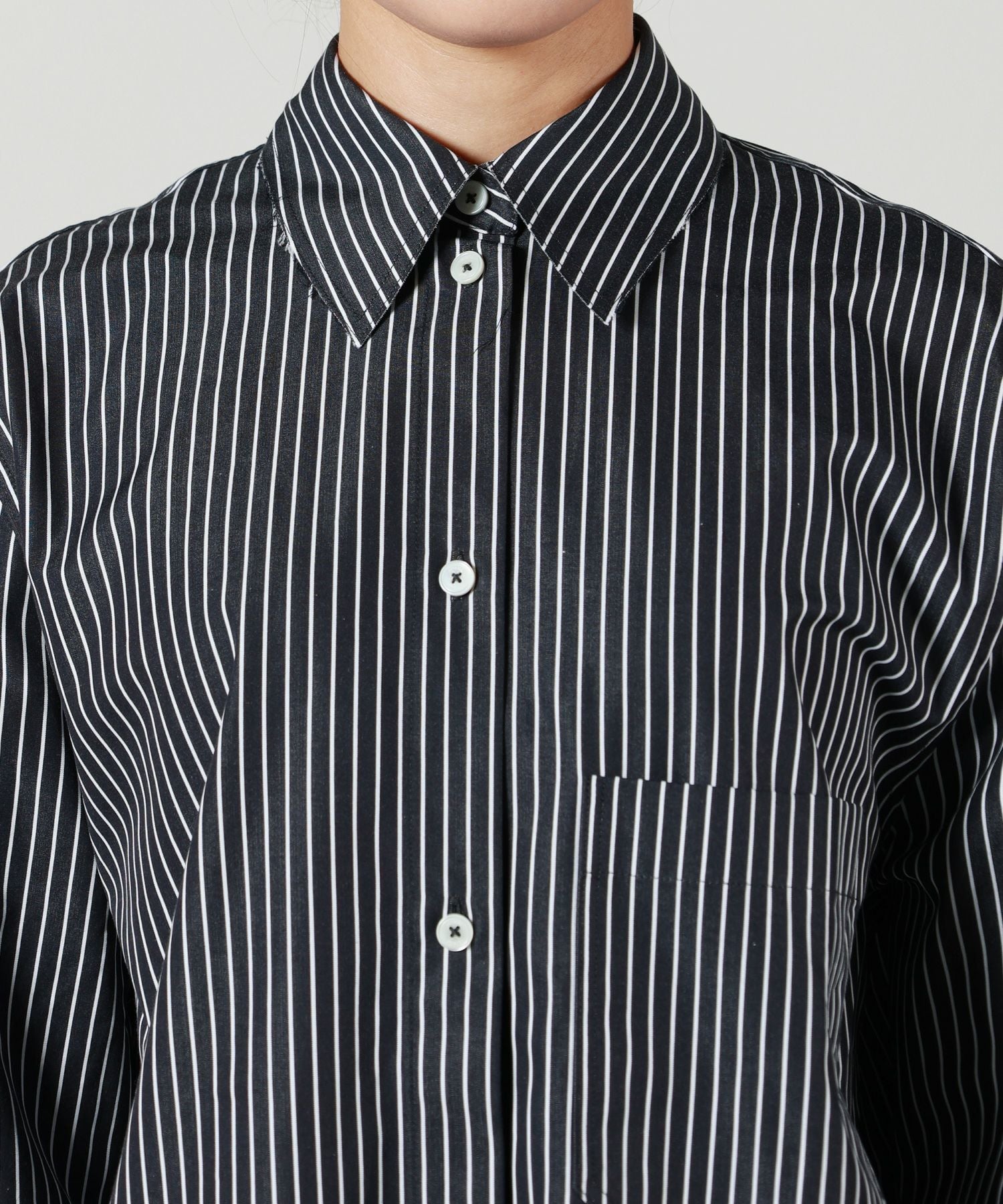 TOTEME(トーテム)】 Striped kimono-sleeve shirtdress｜PARIGOT