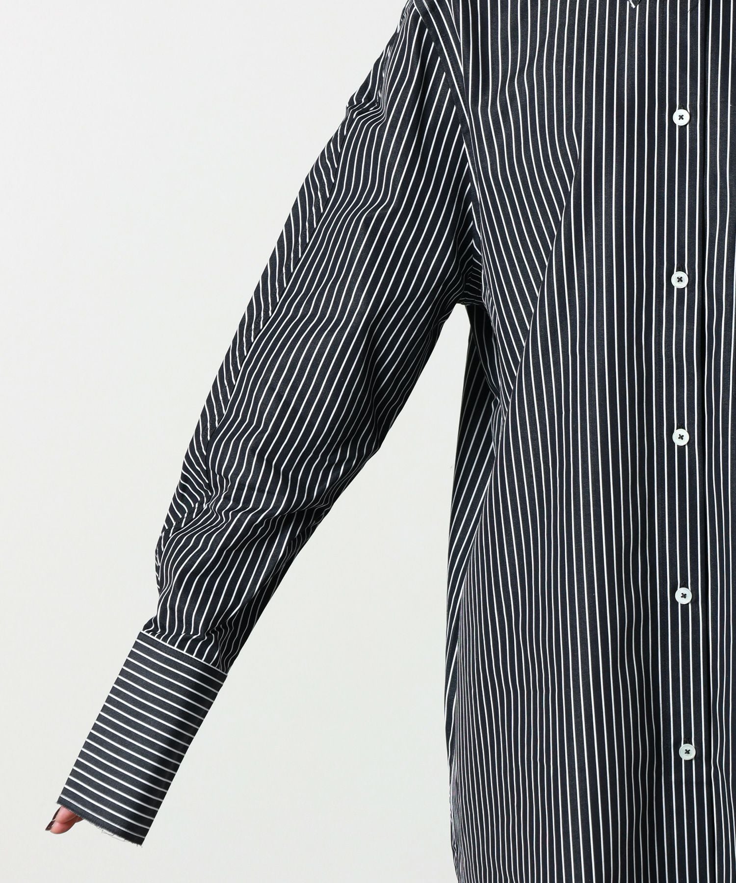 TOTEME(トーテム)】 Striped kimono-sleeve shirtdress｜PARIGOT