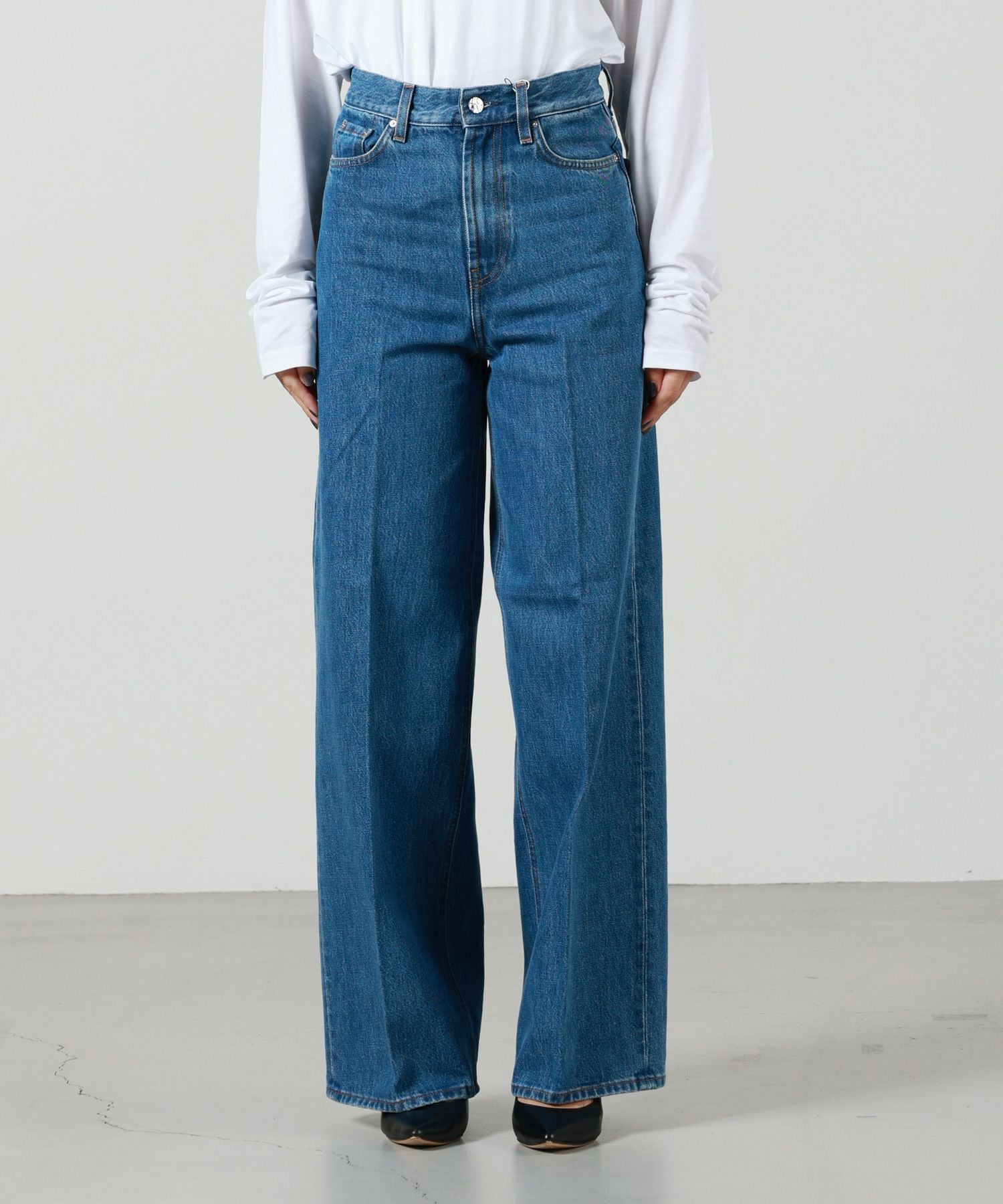 TOTEME(トーテム)】 Wide leg denim｜PARIGOT ONLINE（パリゴオンライン）