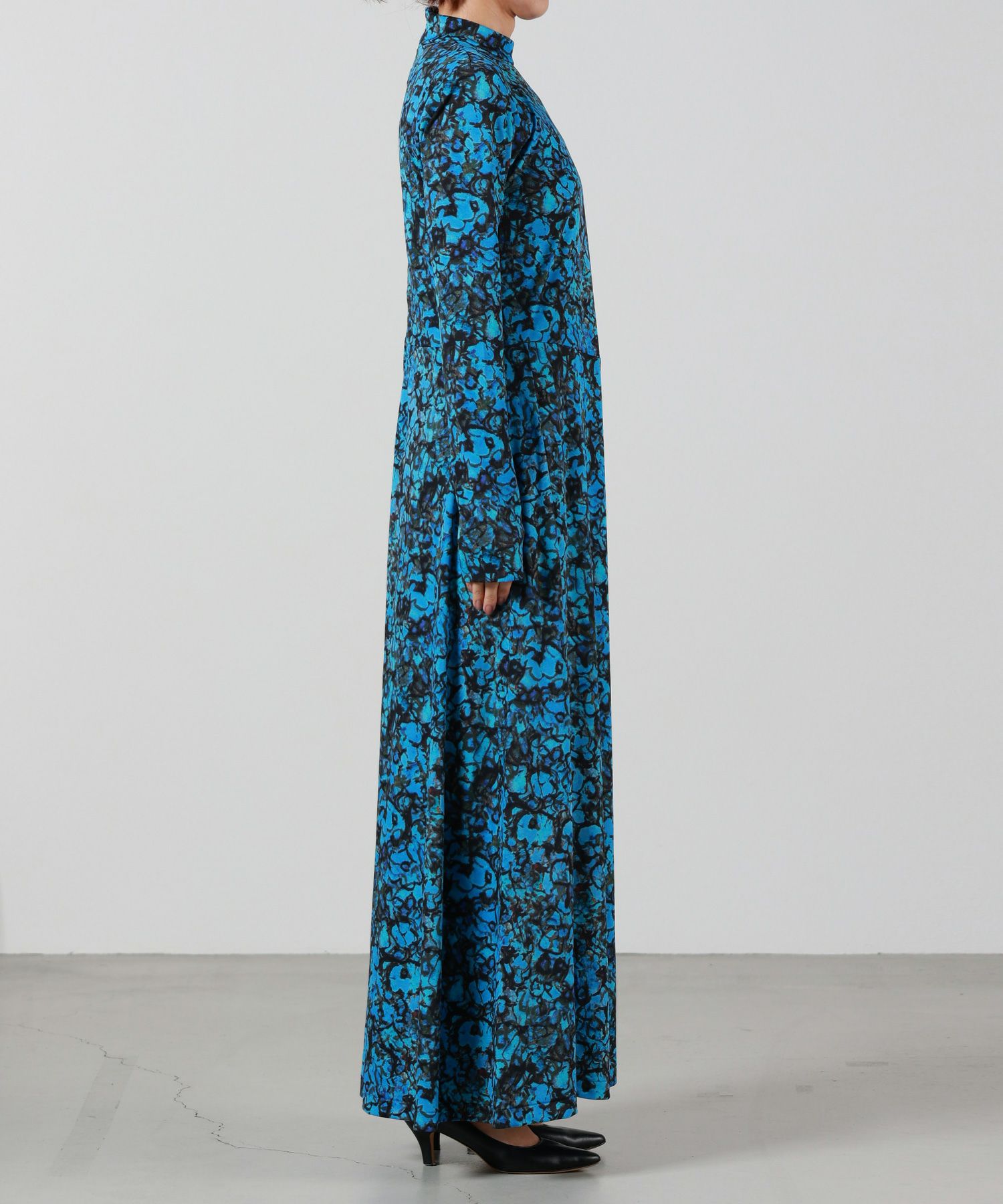TOGA PULLA(トーガプルラ)】 SMOOTH JERSEY DRESS｜PARIGOT ONLINE