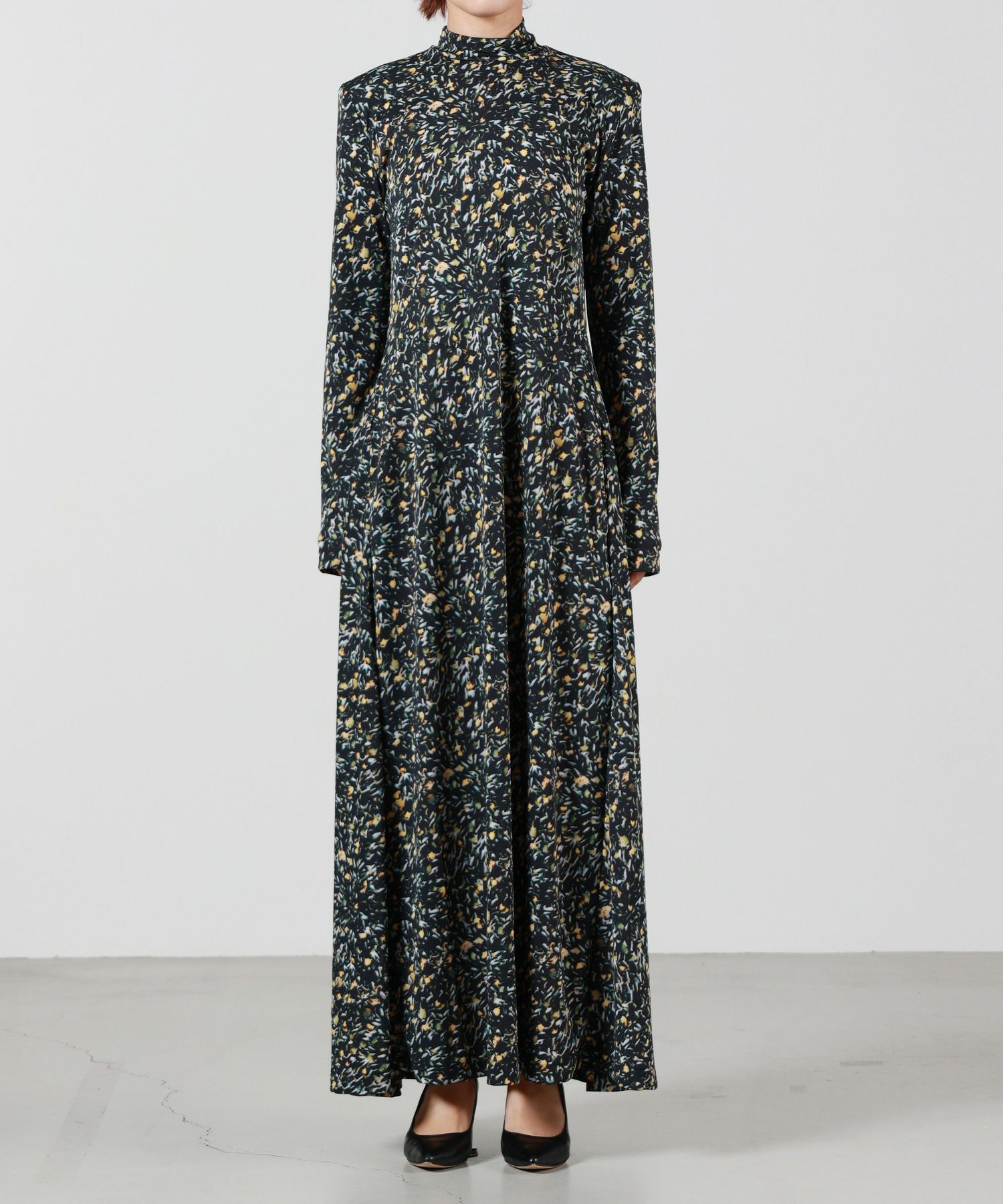 TOGA PULLA(トーガプルラ)】 SMOOTH JERSEY DRESS｜PARIGOT ONLINE