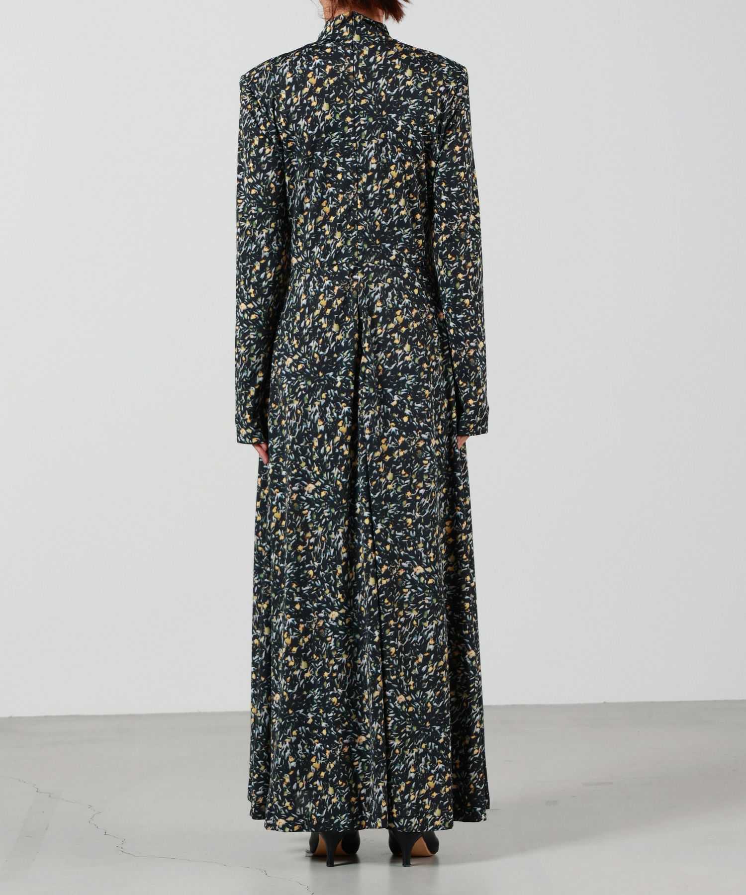 TOGA PULLA(トーガプルラ)】 SMOOTH JERSEY DRESS｜PARIGOT ONLINE