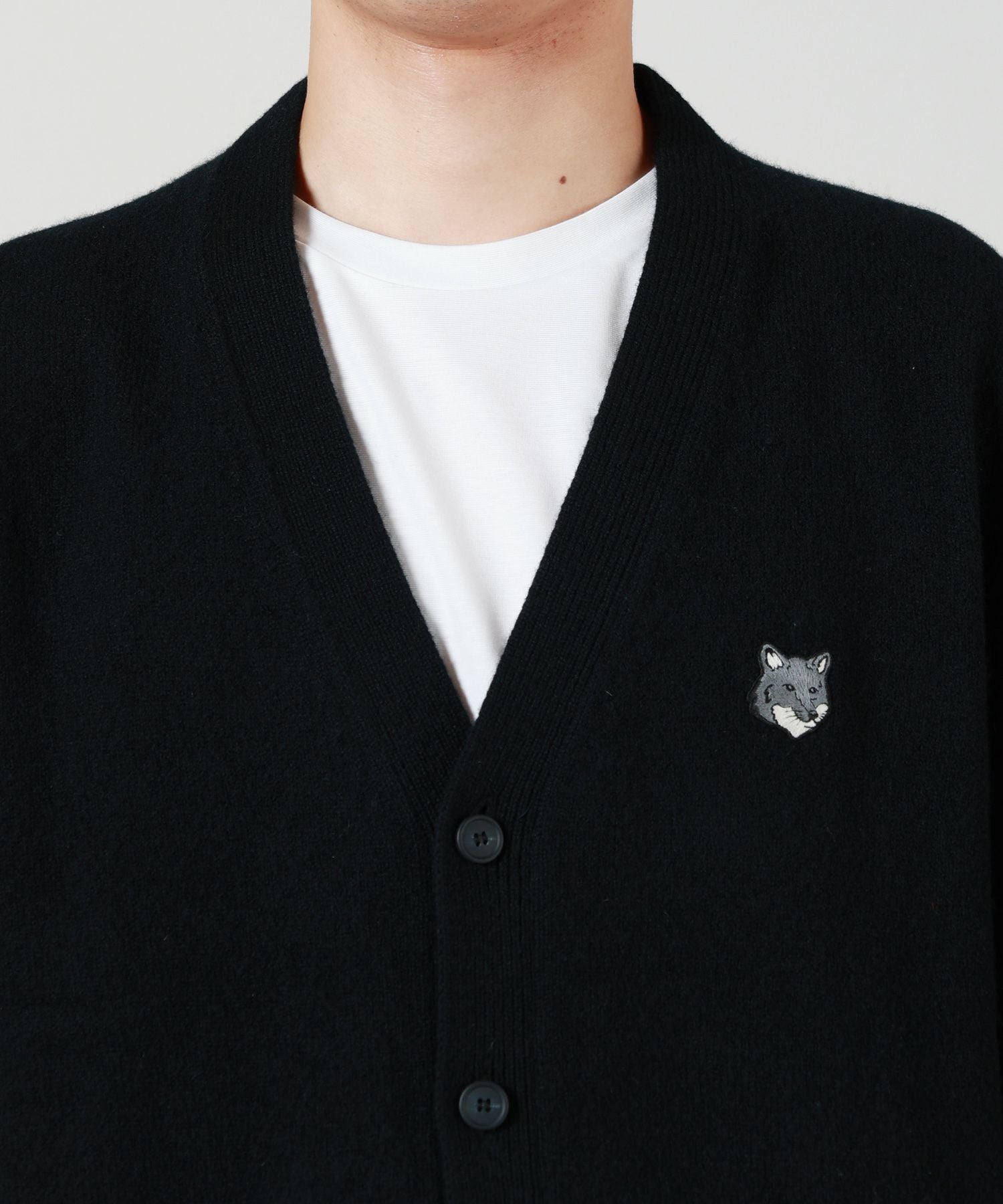 け*♡様 MAISON KITSUNÉ ブラックカーディガン M MAISON KITSUNE（メゾン キツネ） カーディガン BABY FOX PATCH