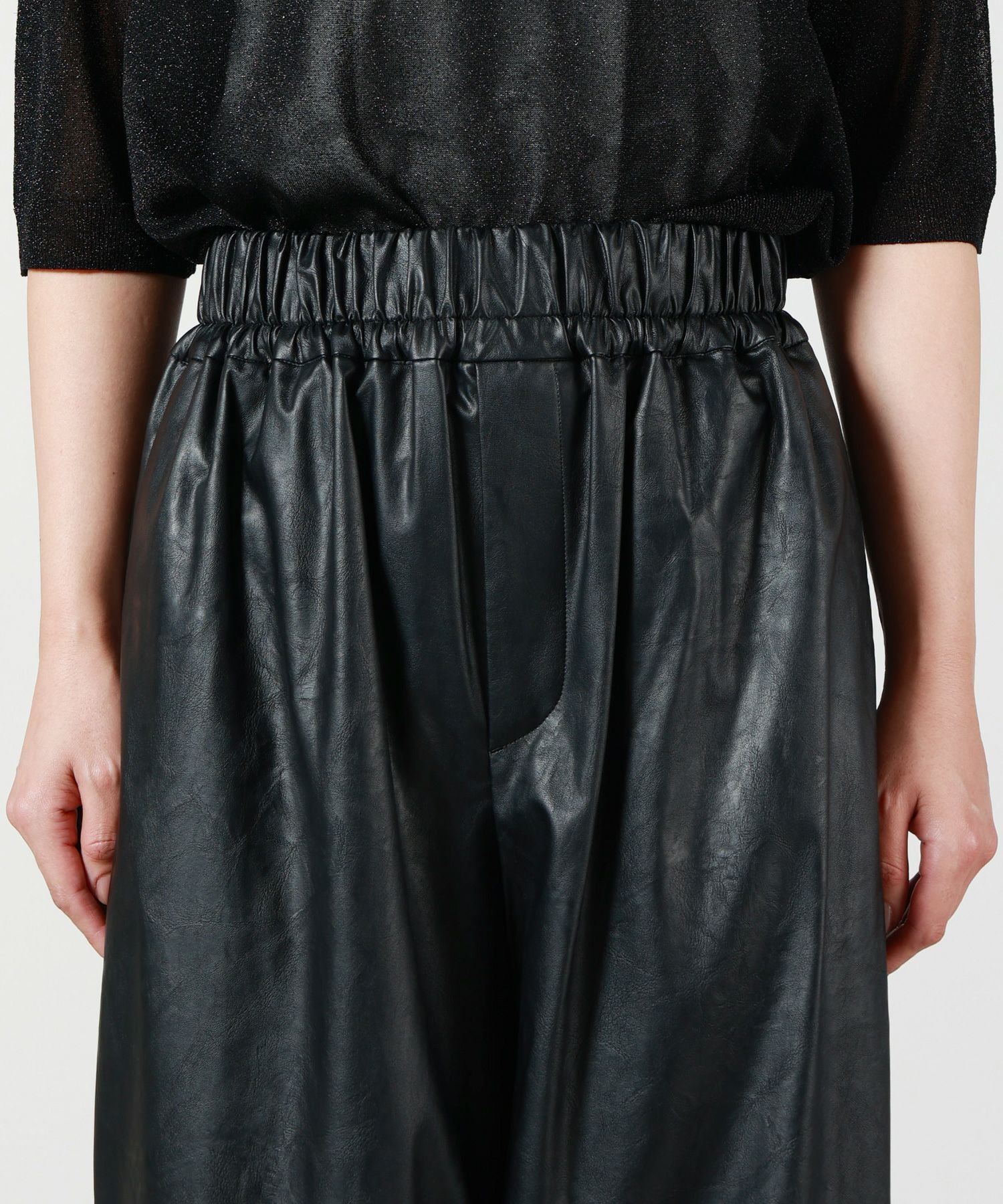 SACRA(サクラ)】 SYNTHETIC LEATHER PANTS｜PARIGOT ONLINE（パリゴ