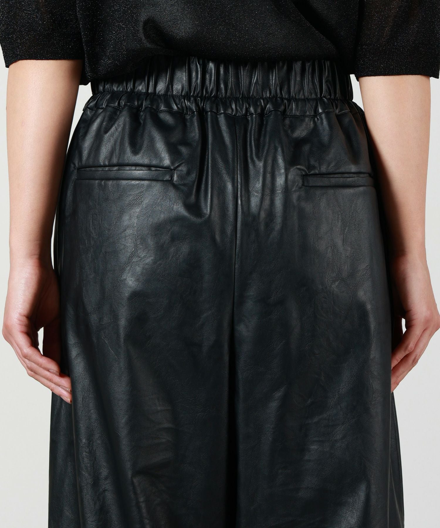 SACRA(サクラ)】 SYNTHETIC LEATHER PANTS|PARIGOT ONLINE(パリゴ SACRA(サクラ)】 SYNTHETIC LEATHER PANTS|PARIGOT ONLINE(パリゴ