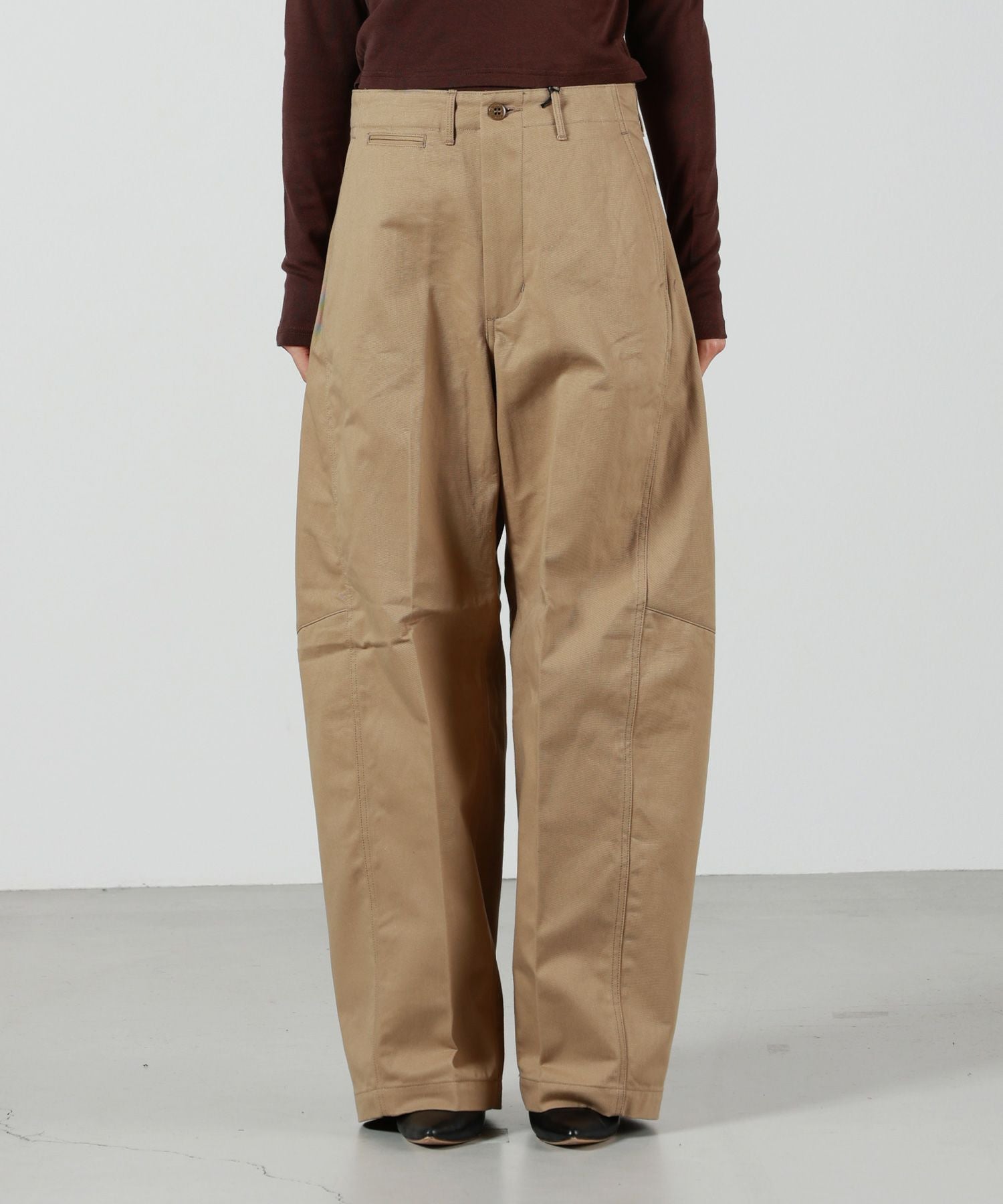 HYKE(ハイク)】 ≪Genderless≫BARREL-LEG CHINO PANTS｜PARIGOT