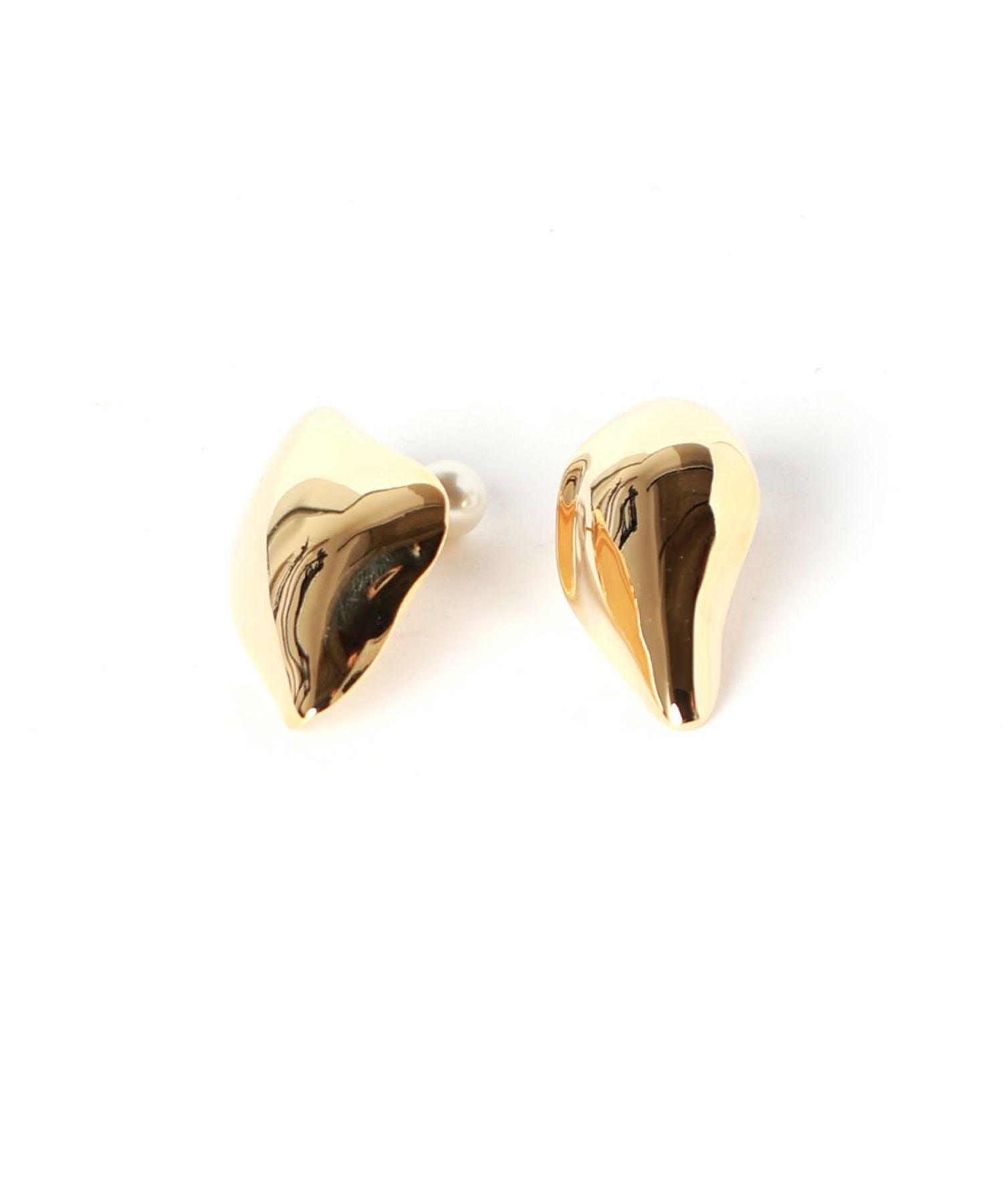 Mame Kurogouchi(マメ クロゴウチ)】 Organic motif Brass Earrings