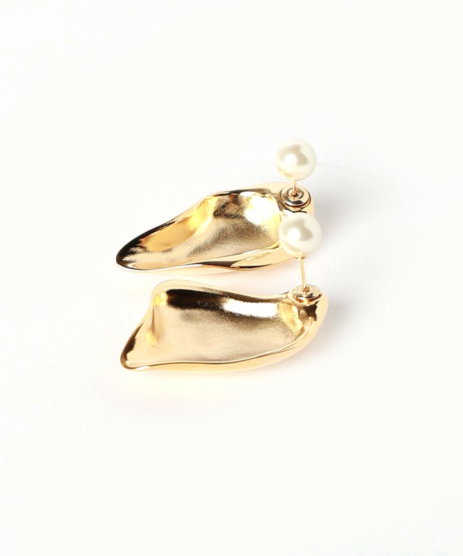 Mame Kurogouchi(マメ クロゴウチ)】 Organic motif Brass Earrings