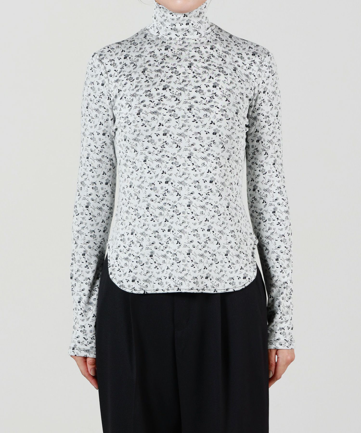 Mame Kurogouchi(マメ クロゴウチ)】Floral Jacquard Fraise Stitch