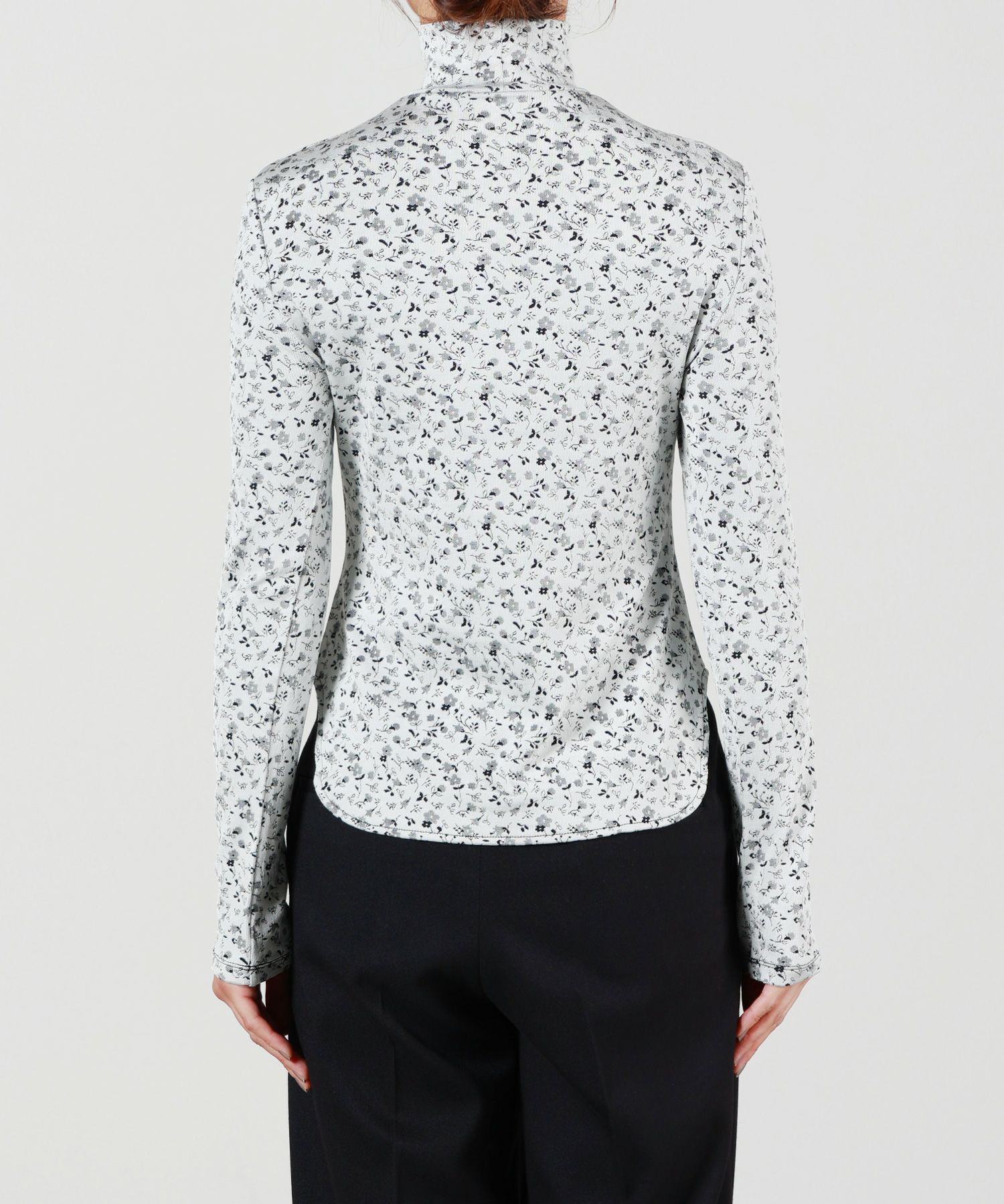 Mame Kurogouchi(マメ クロゴウチ)】Floral Jacquard Fraise Stitch