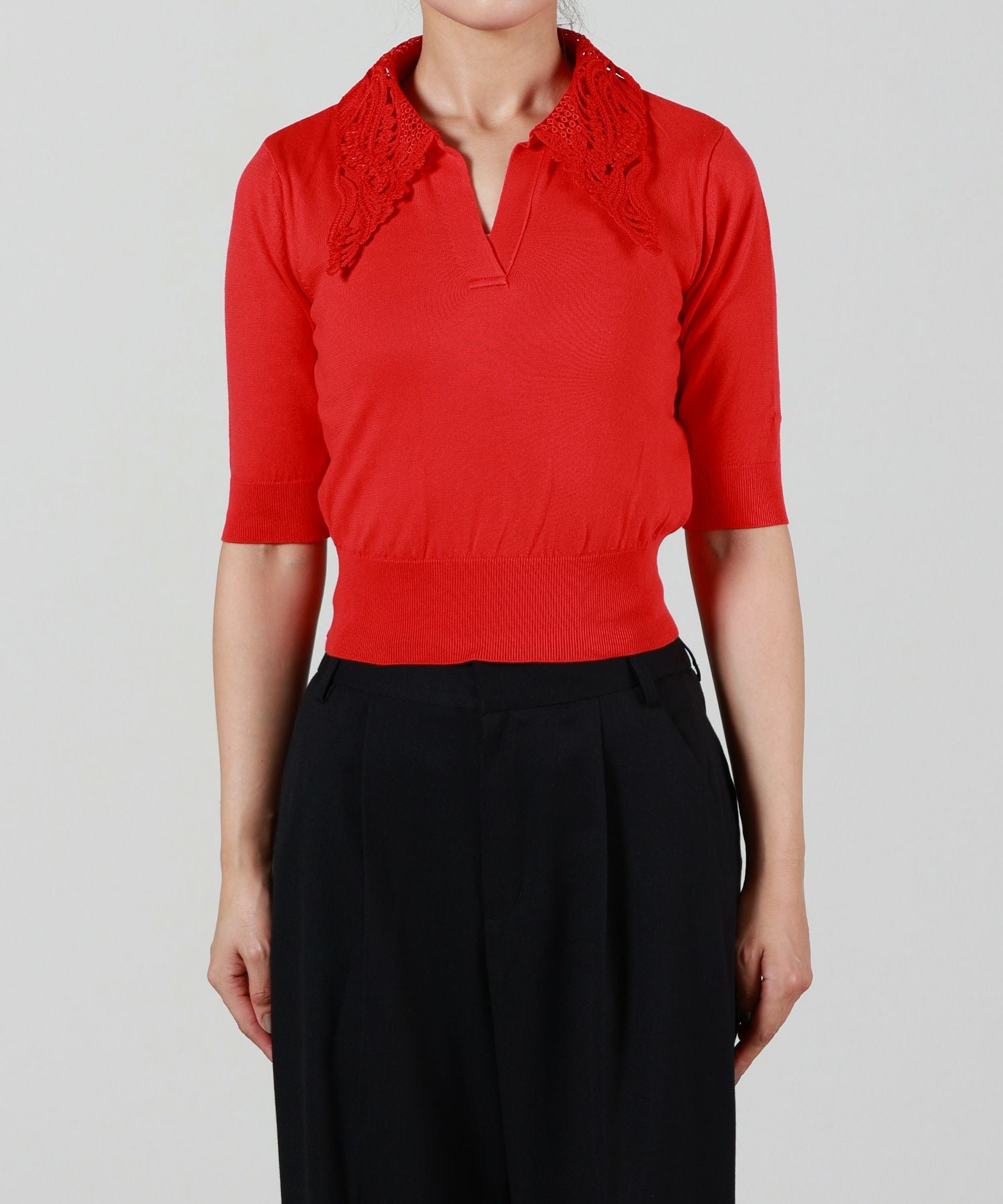 Mame Kurogouchi(マメ クロゴウチ)】Embroidery Collar Knitted Top