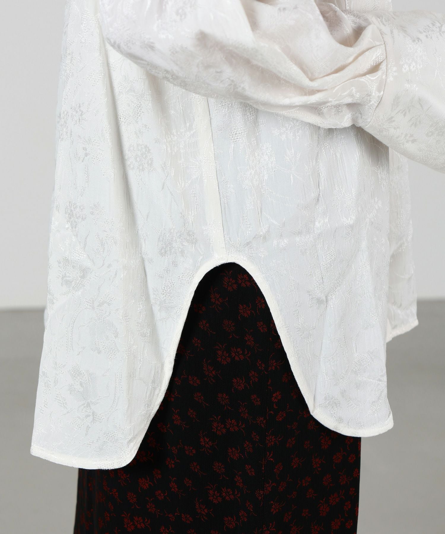 Mame Kurogouchi / マメクロゴウチ | 2020SS | Floral Jacquard Open Collared Shirt オープンカラー シャツ | 1 | オフホワイト | レディース Mame Kurogouchi(マメクロゴウチ) 2026SS KARAKO JACQUARD OPEN COLLAR