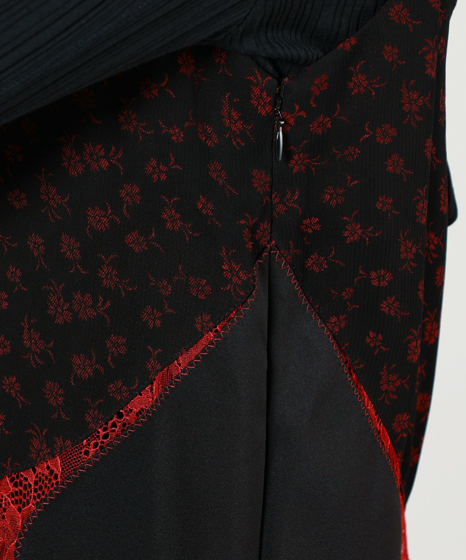 Mame Kurogouchi(マメ クロゴウチ)】Cupro Triacetate Floral Jacquard