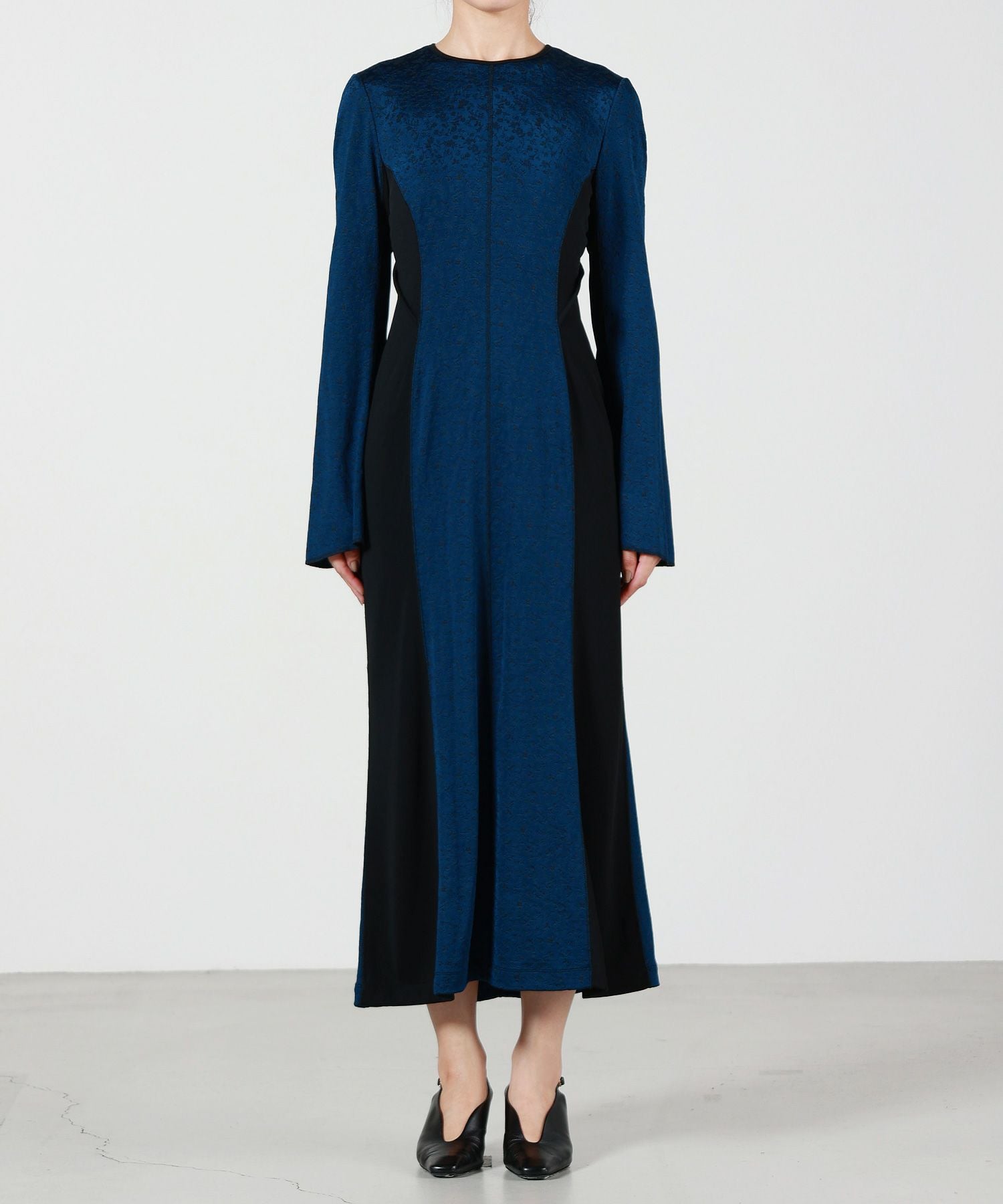 Mame Kurogouchi(マメ クロゴウチ)】Floral Jacquard Fraise Stitch