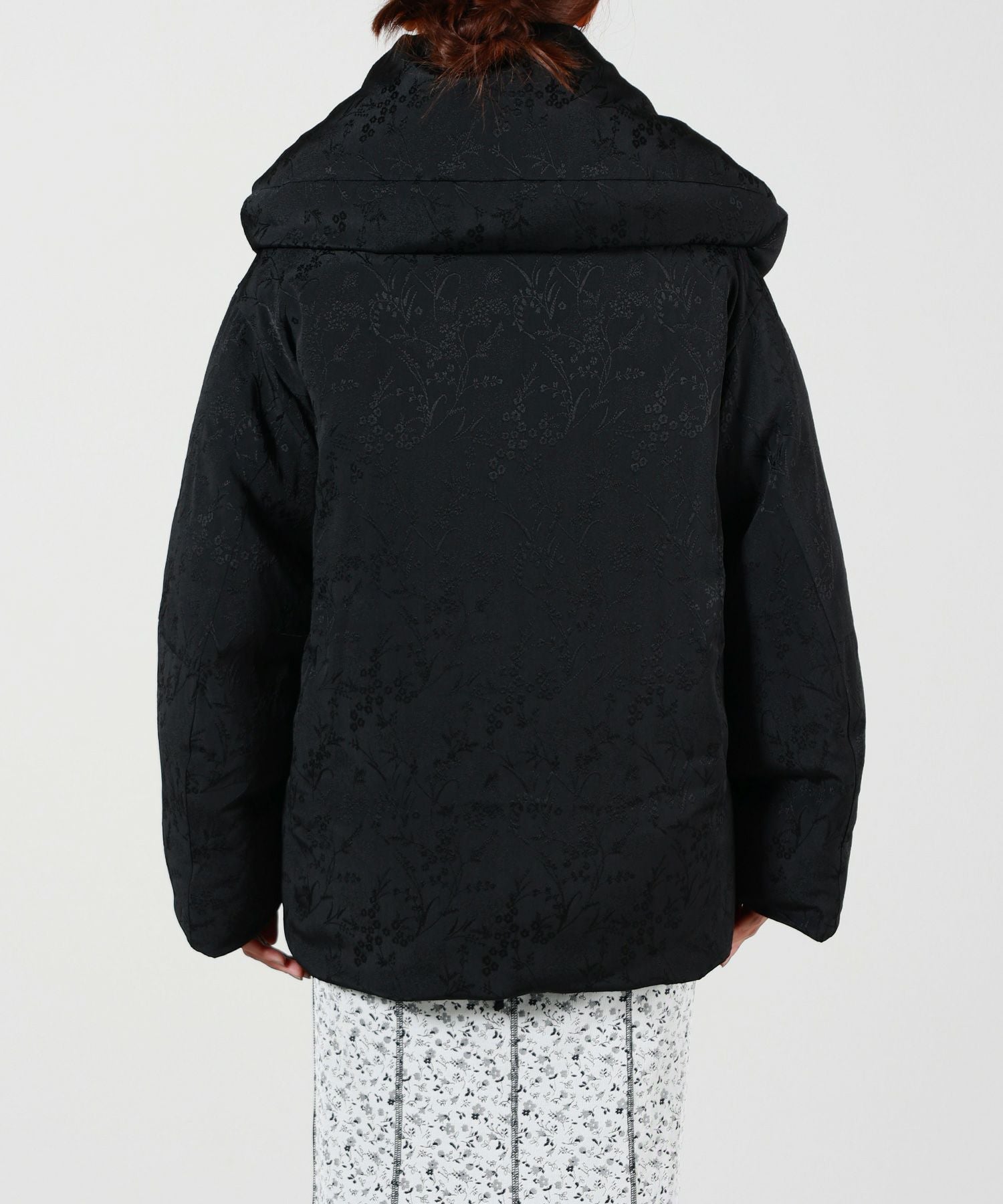 Mame Kurogouchi(マメ クロゴウチ)】Floral Jacquard Rounded Down