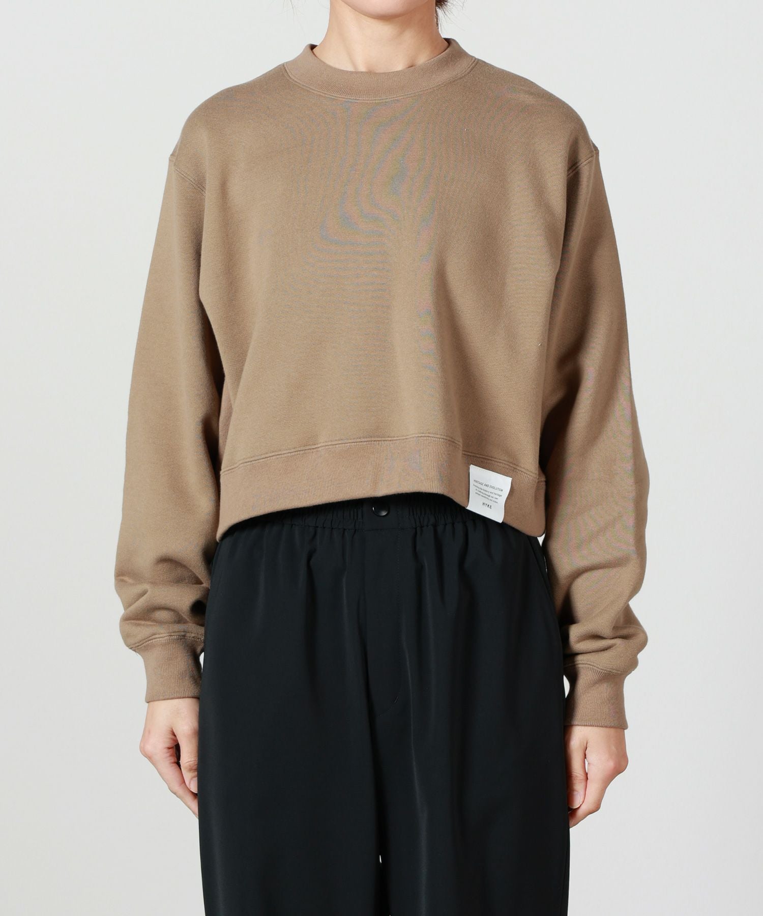 HYKE(ハイク)】 CROPPED SWEAT SHIRT｜PARIGOT ONLINE（パリゴオンライン）