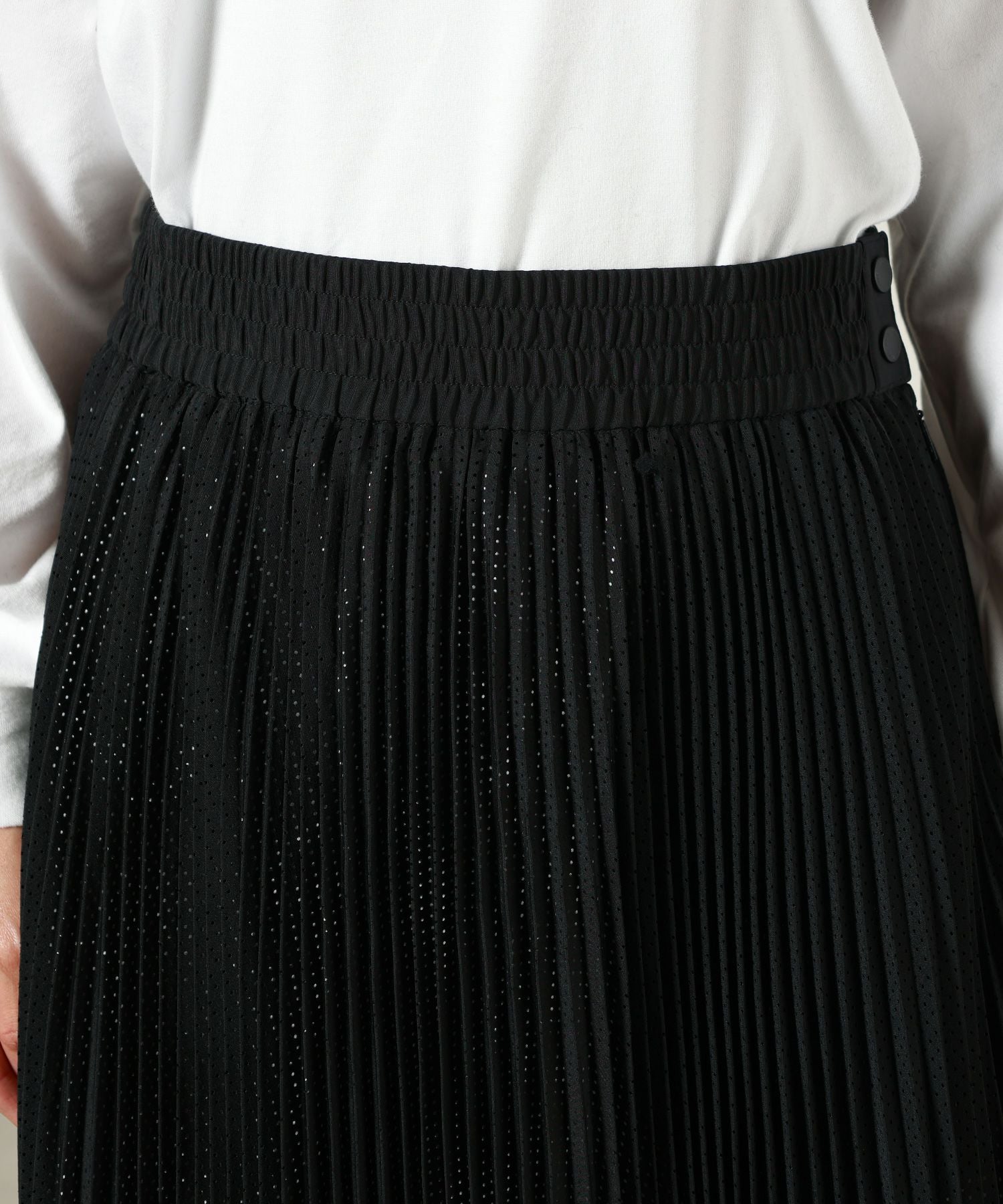 HYKE(ハイク)】 PERFORATED PLEATED SKIRT｜PARIGOT ONLINE（パリゴ