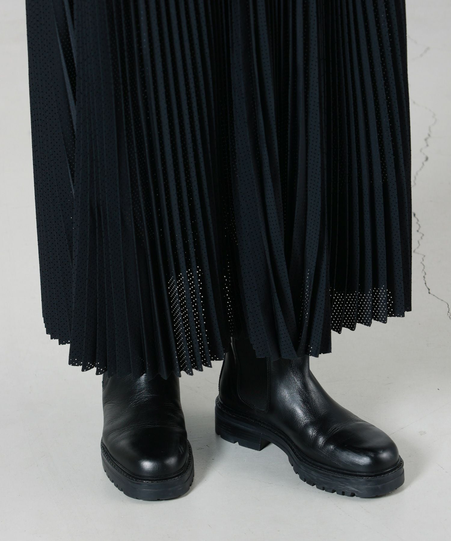 HYKE(ハイク)】 PERFORATED PLEATED SKIRT｜PARIGOT ONLINE（パリゴ