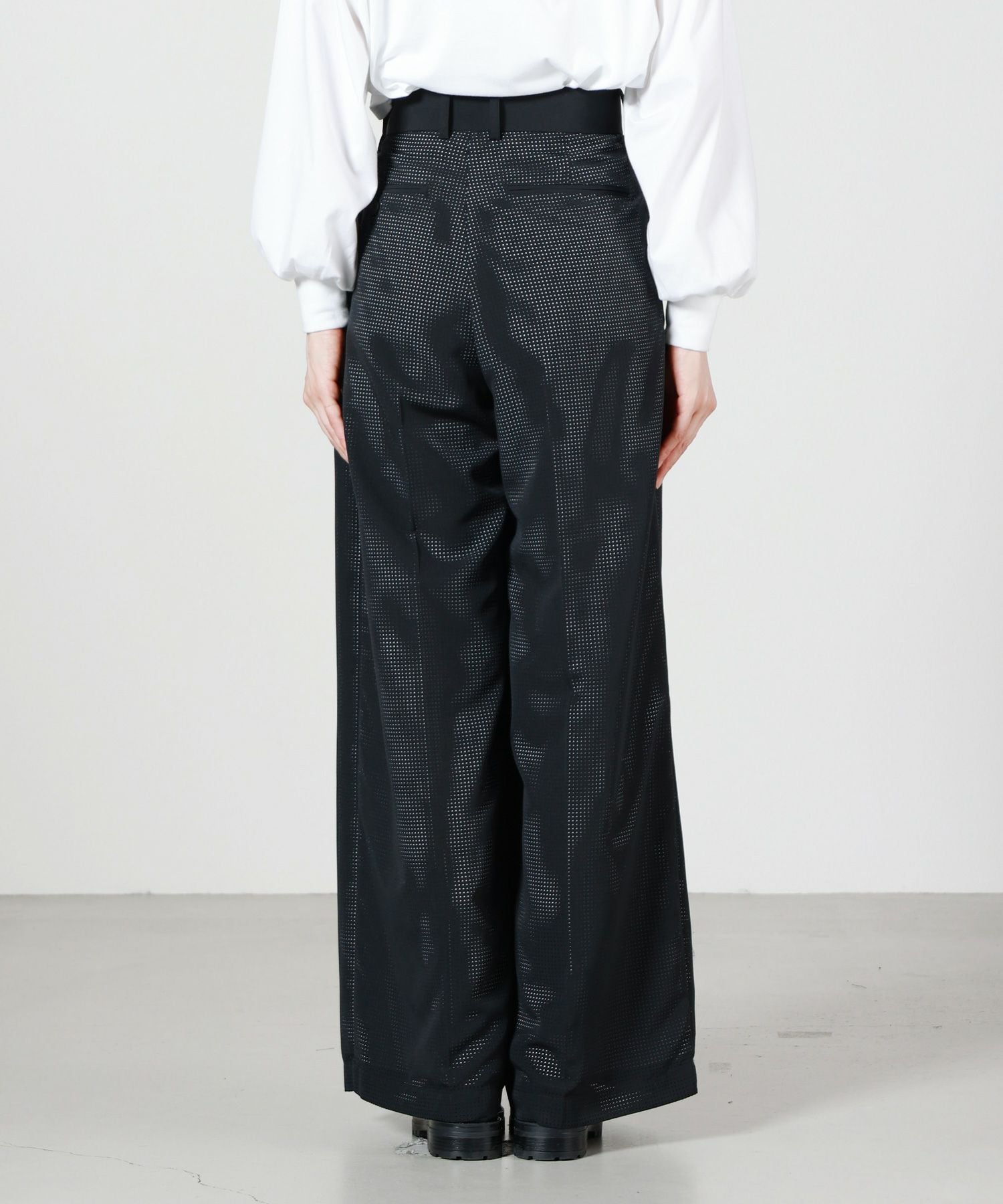 HYKE(ハイク)】 PERFORATED PANTS｜PARIGOT ONLINE（パリゴオンライン）