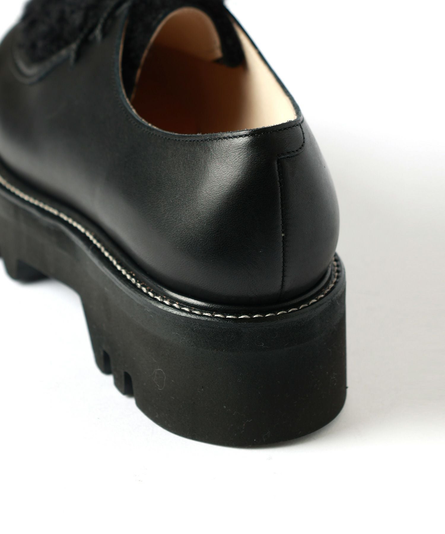HYKE(ハイク)】 TIROLEAN SHOES WITH FAUX SHEARLING｜PARIGOT ONLINE