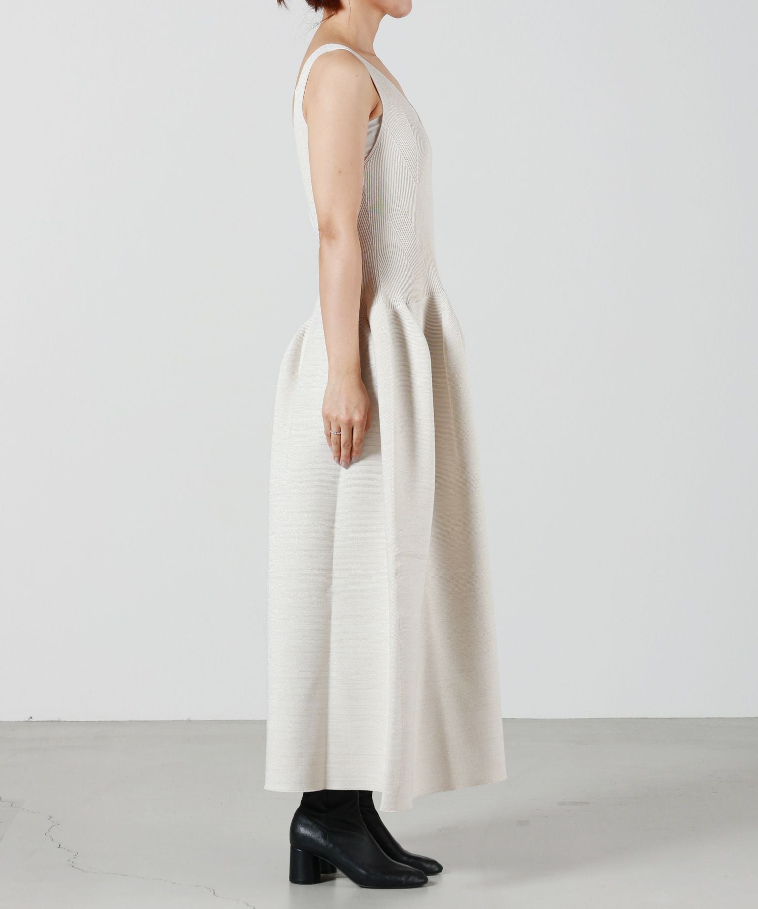 CFCL(シーエフシーエル)】 POTTERY GLITTER V-NECK SLEEVELESS DRESS