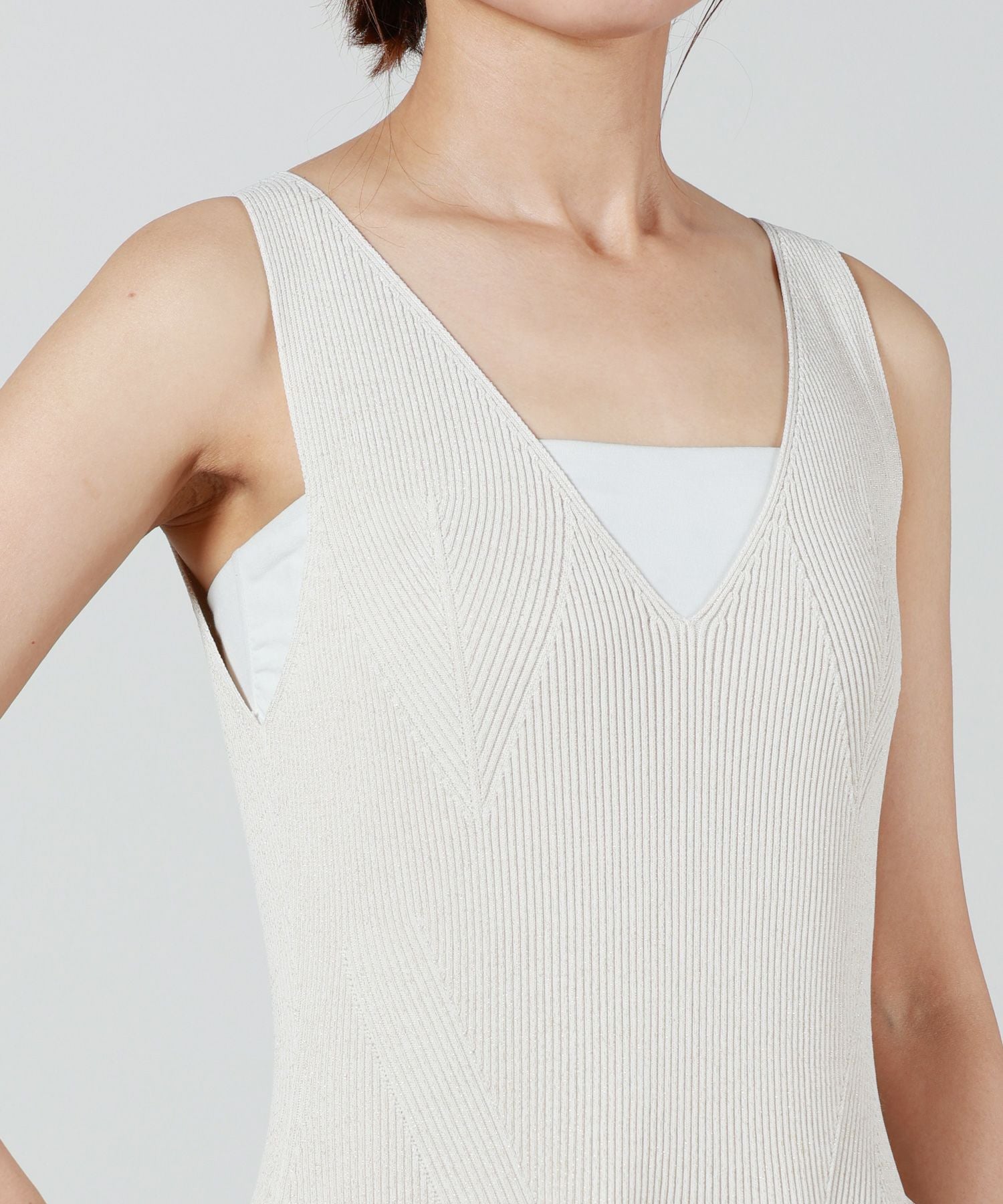 CFCL(シーエフシーエル)】 POTTERY GLITTER V-NECK SLEEVELESS DRESS