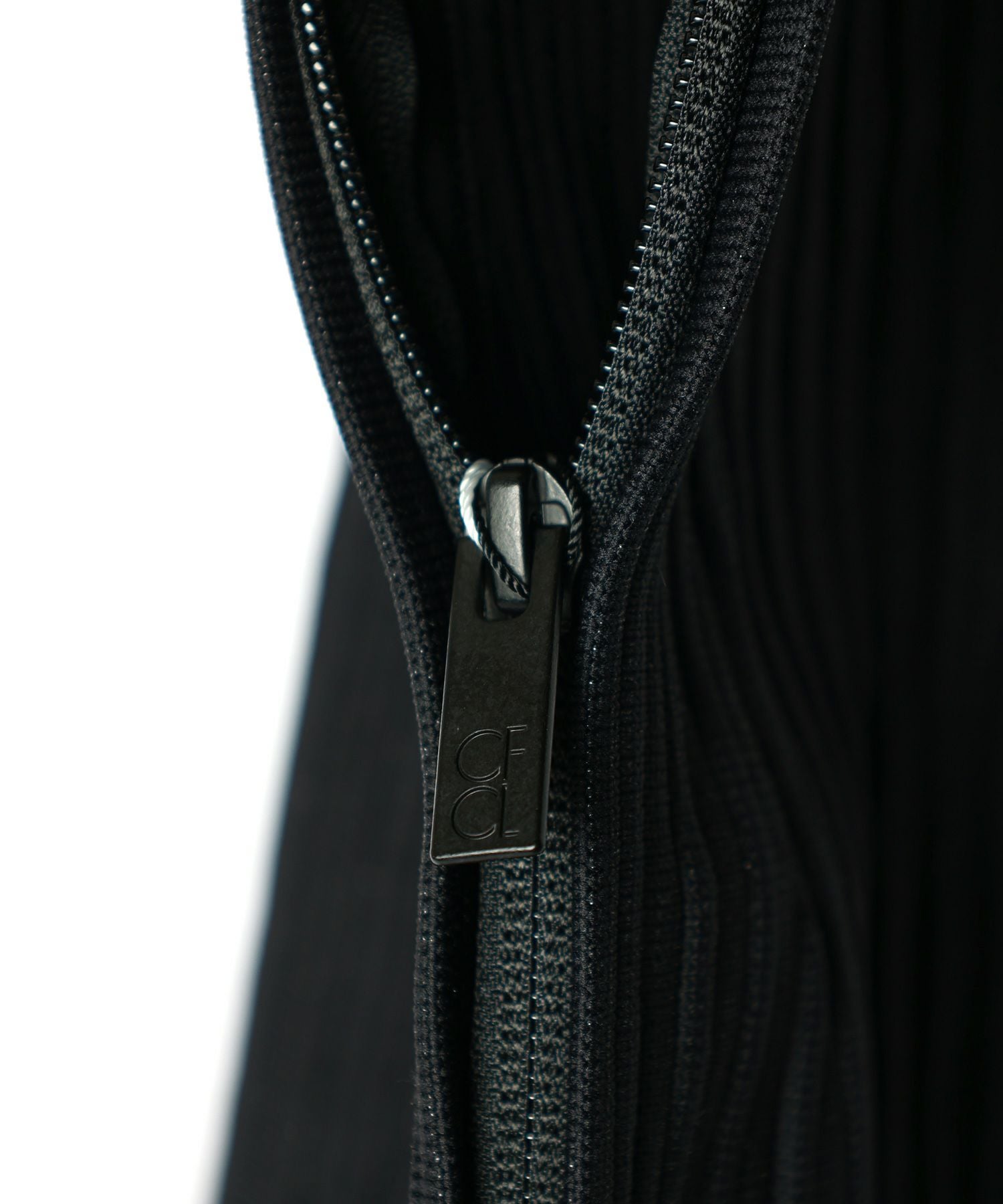 CFCL(シーエフシーエル)】 HYPHA GLITTER SHOULDER BAG｜PARIGOT