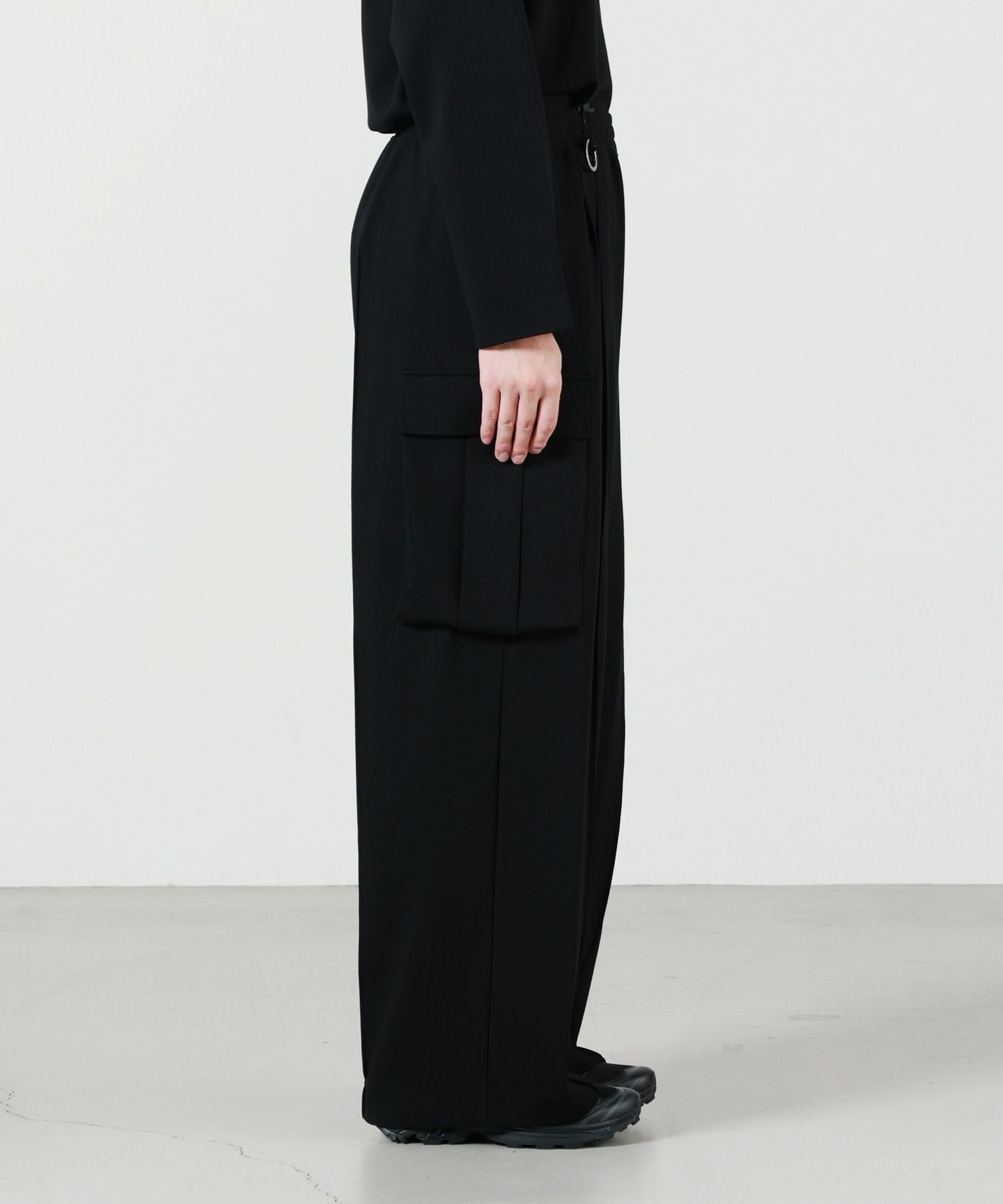 th products(ティーエイチプロダクツ)】 Wide Cargo Pants｜PARIGOT
