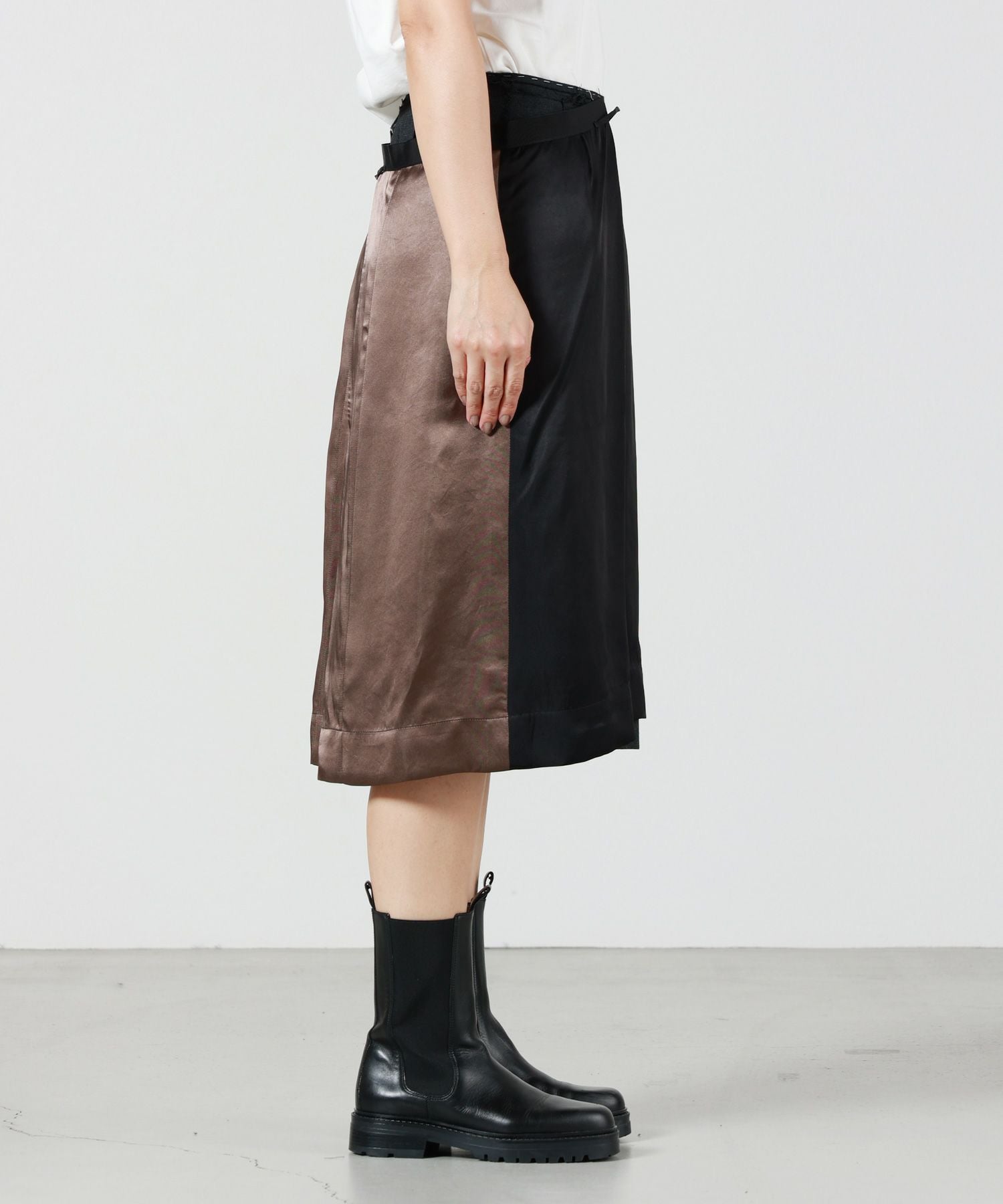 Maison Margiela(メゾンマルジェラ)】ASYMMETRIC LAYERED MIDI SKIRT