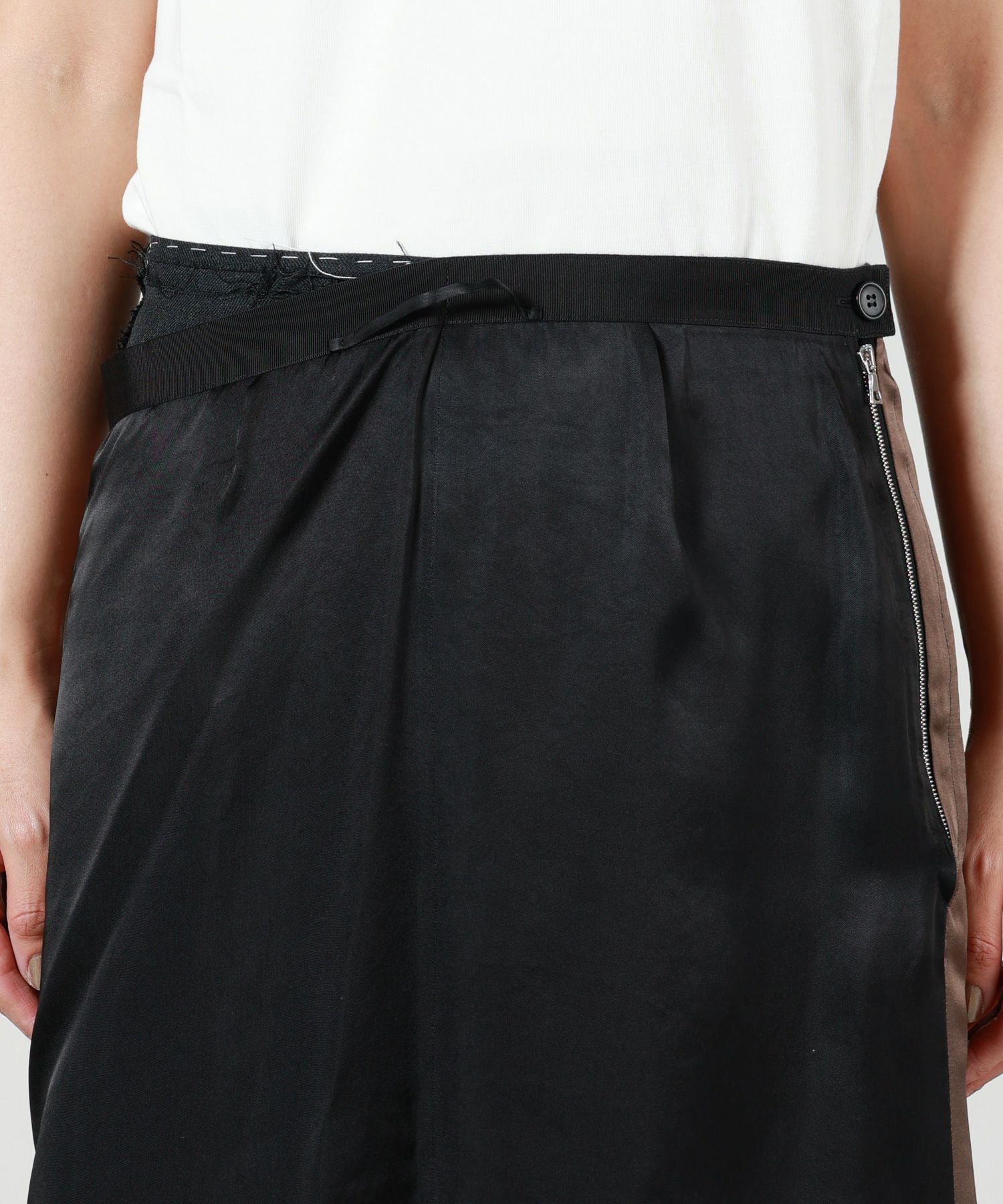 Maison Margiela(メゾンマルジェラ)】ASYMMETRIC LAYERED MIDI SKIRT