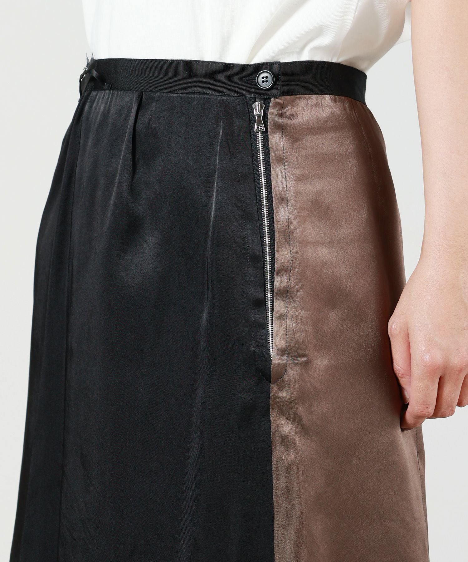 Maison Margiela(メゾンマルジェラ)】ASYMMETRIC LAYERED MIDI SKIRT