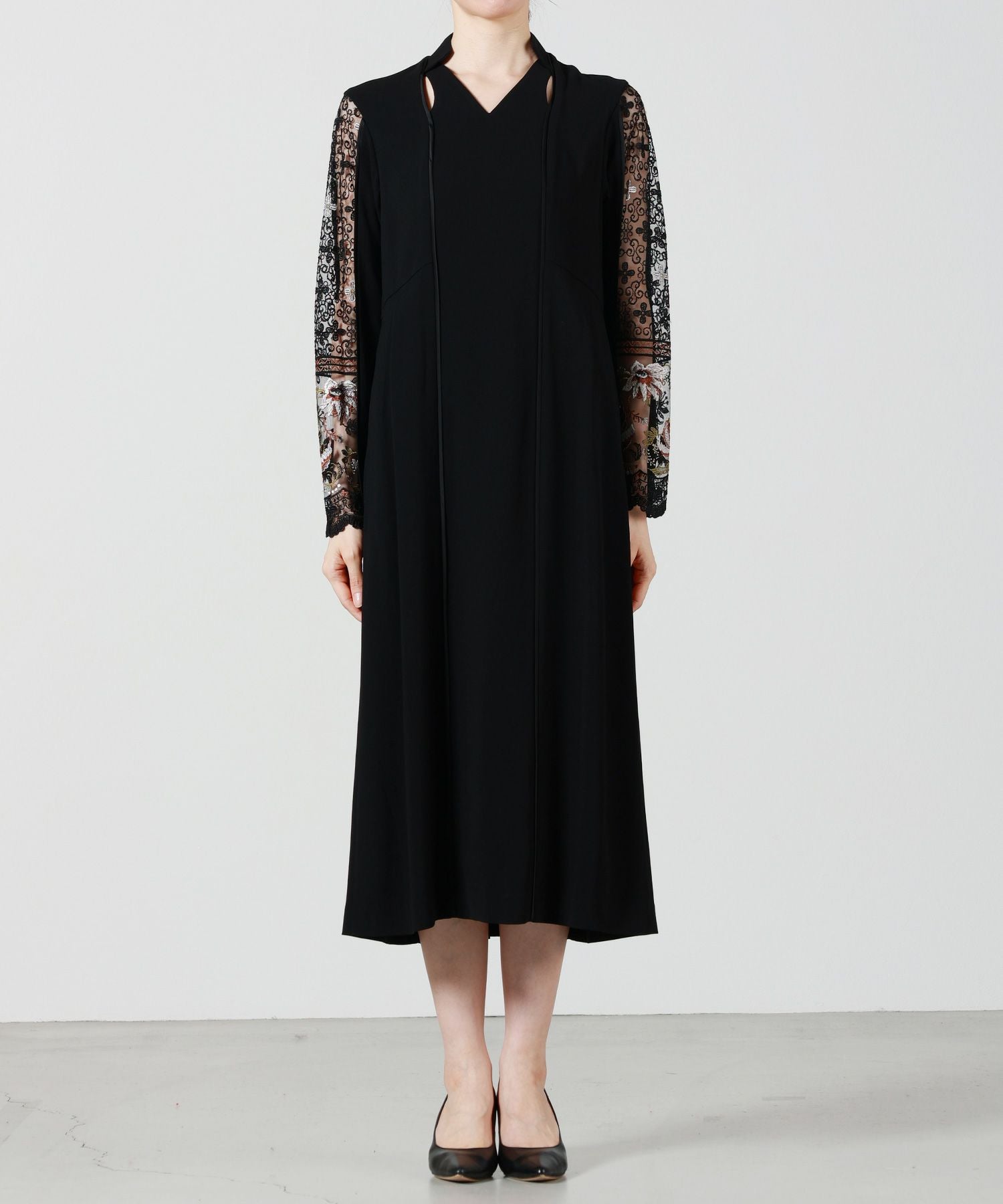 MURRAL(ミューラル)】 Petal collar lace dress｜PARIGOT ONLINE