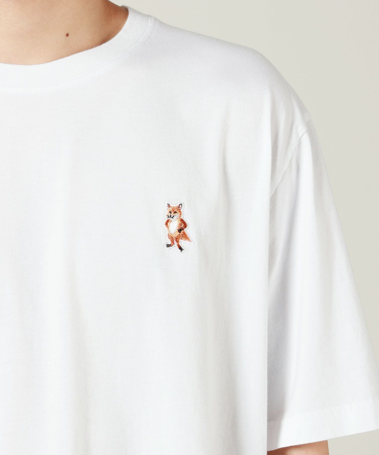 MAISON KITSUNE(メゾンキツネ)】 STANDING FOX PATCH COMFORT TEE