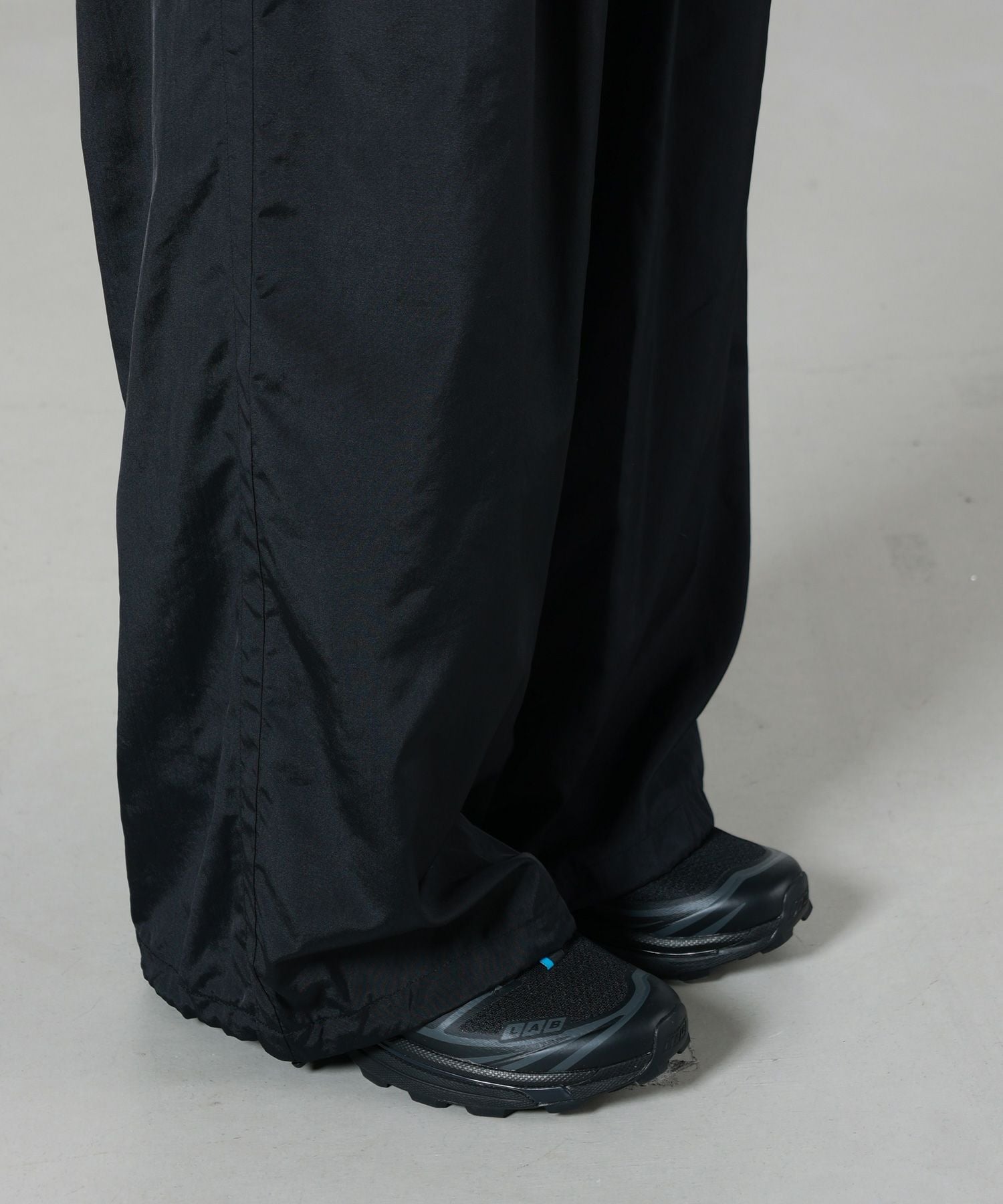 YOKE(ヨーク)】 SILK NYLON ZIP 3PLEATED WIDE-LEG EASY PANTS